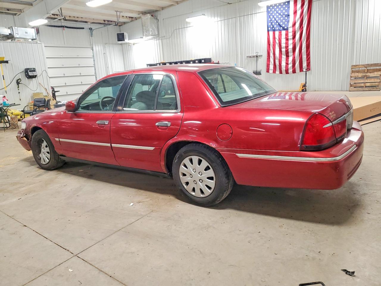 1998 Mercury Grmarquis VIN 2MEFM74WXWX667348 photo 2