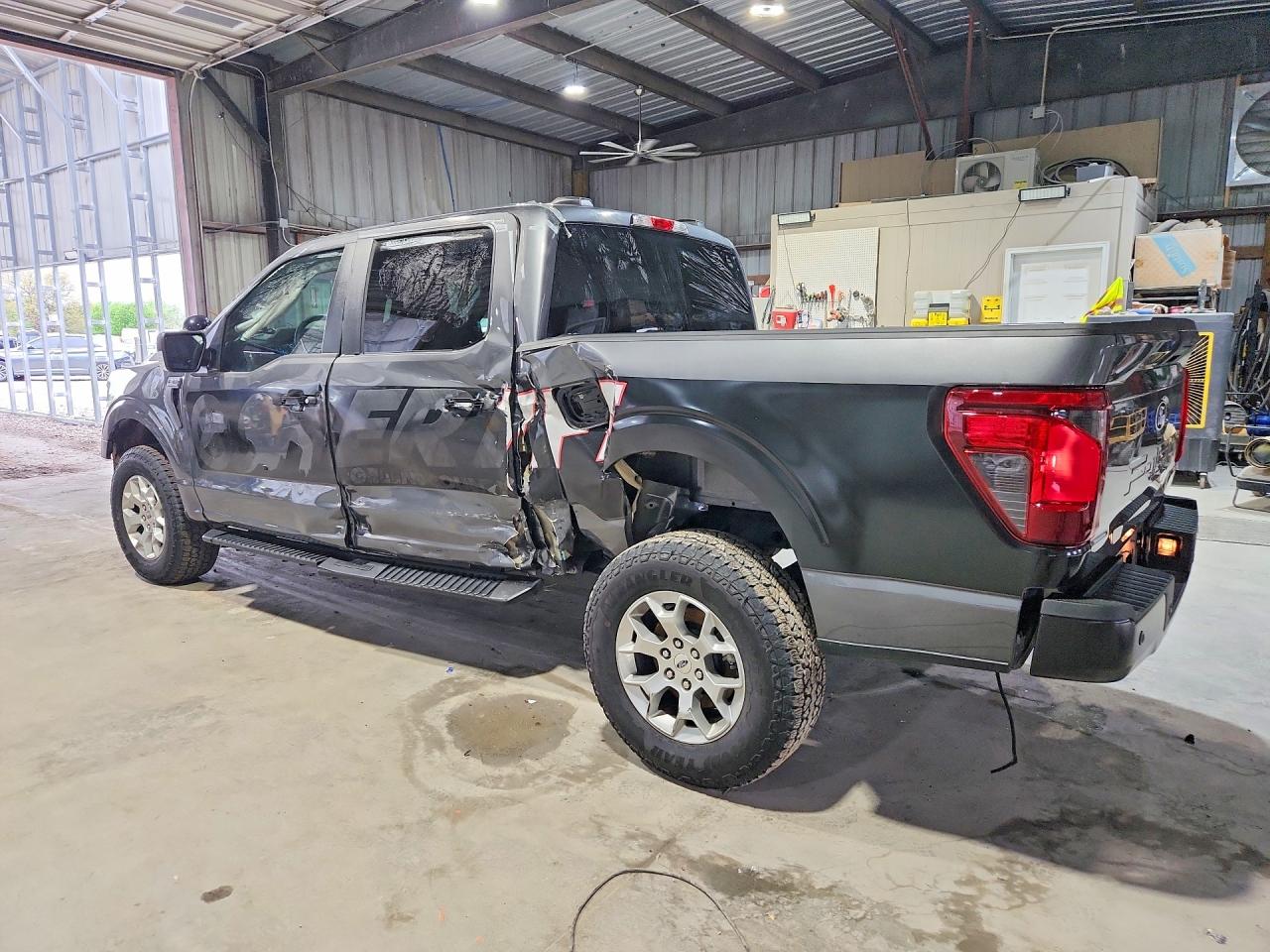 2025 Ford F150 VIN 1FTFW1P81SKD91080 photo 2
