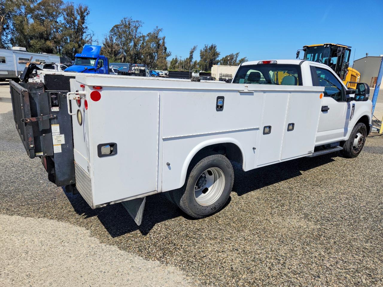 2017 Ford F350 VIN 1FDRF3G62HEC47452 photo 3