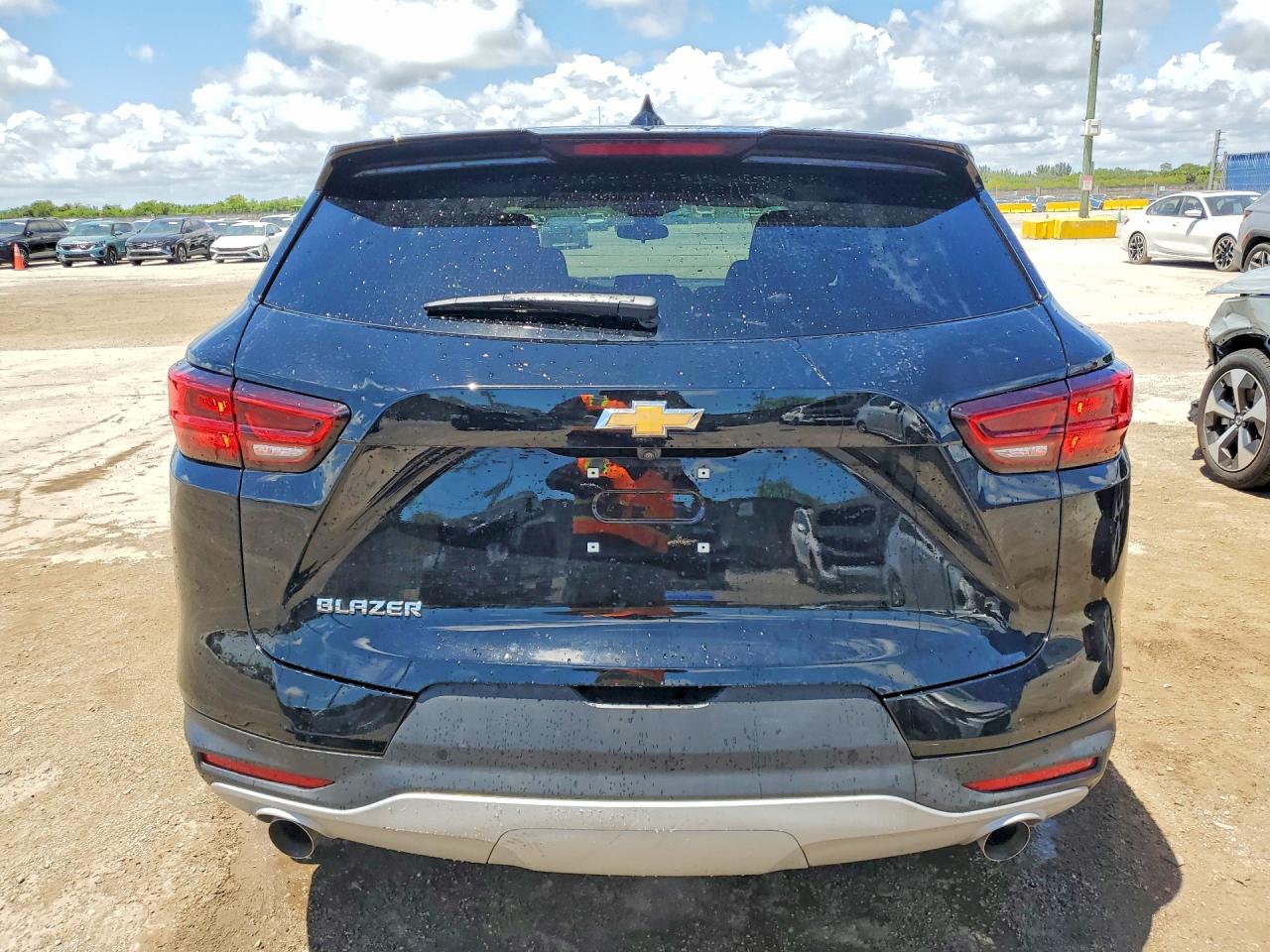 2026 Chevrolet Blazer VIN 3GNKBCR4XTS140068 photo 6