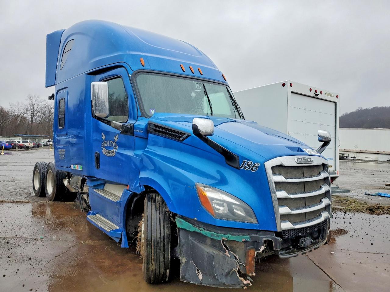 2018 FREIGHTLINER All other VIN 3AKJHHDR1JSJW9381 photo 1