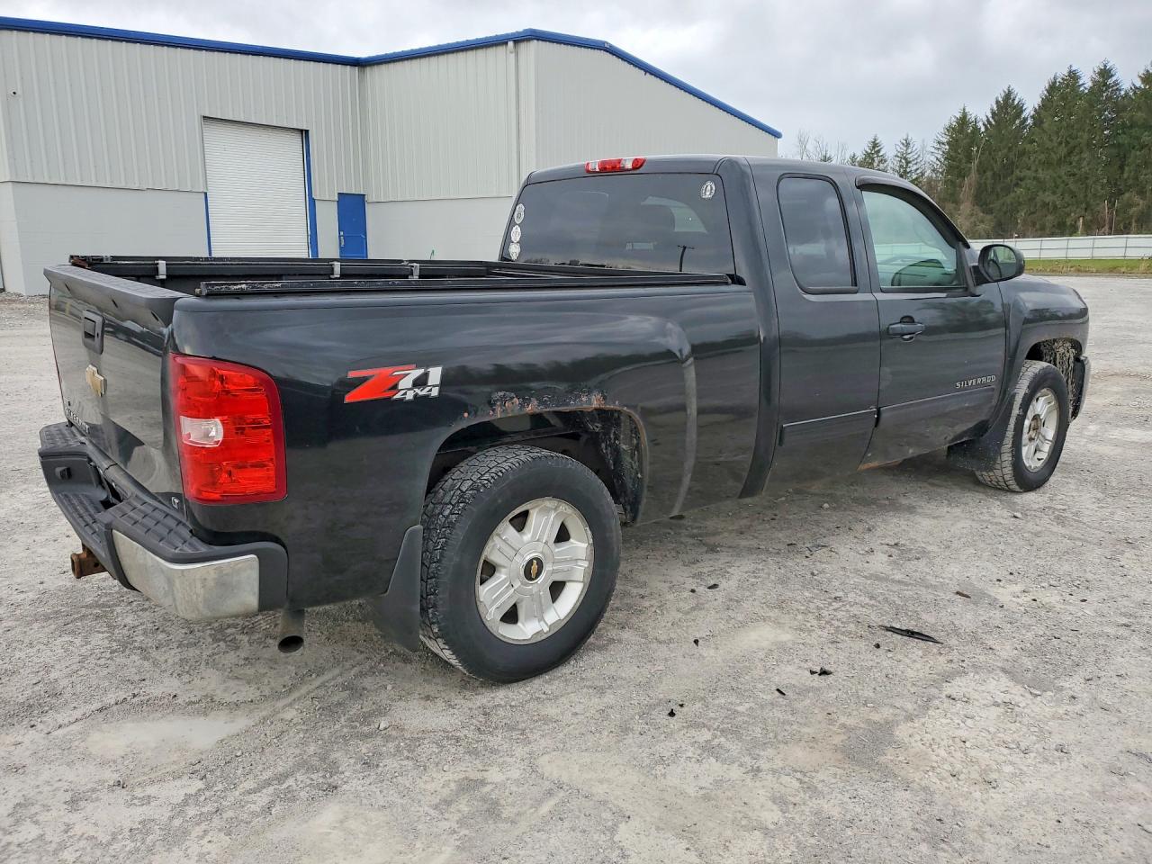 2011 CHEV Silverado VIN 1GCRKSE36BZ172290 photo 3