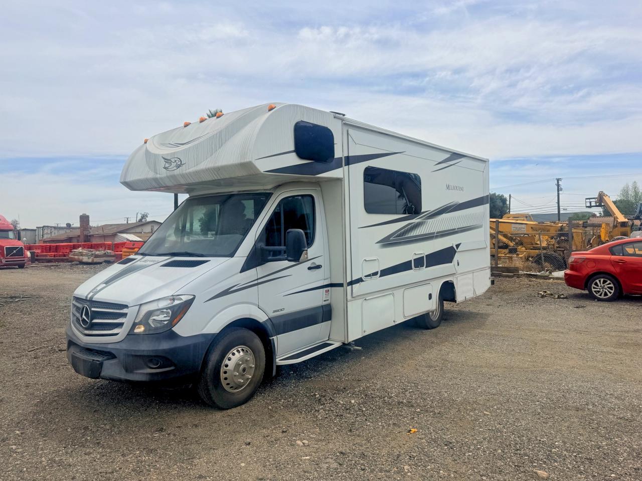 2016 Jayco Sprinter VIN WDAPF4CCXG9659982 photo 2