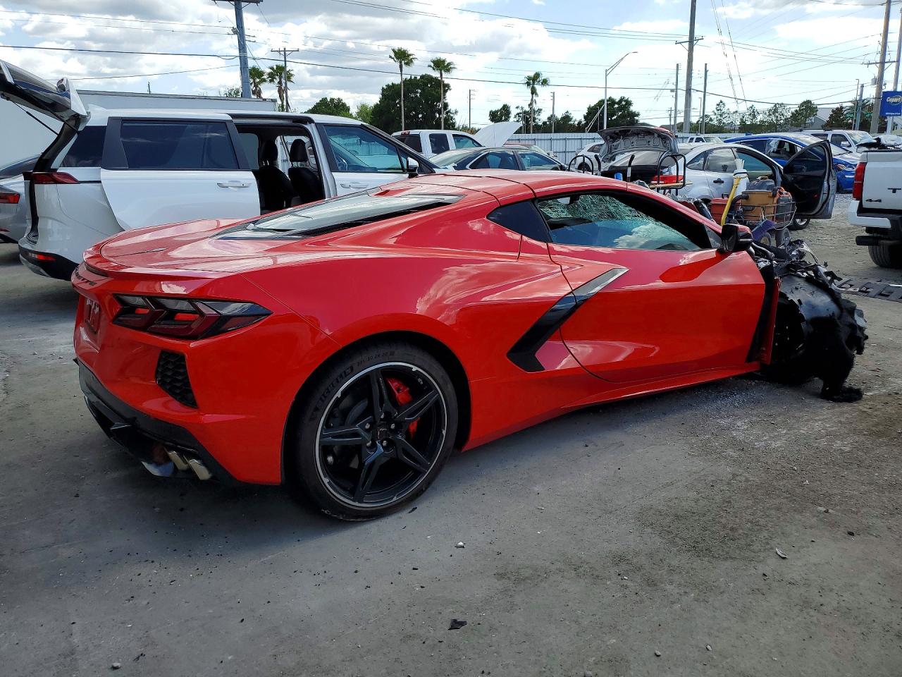 2021 Chevrolet Corvette VIN 1G1YB2D41M5120560 photo 3