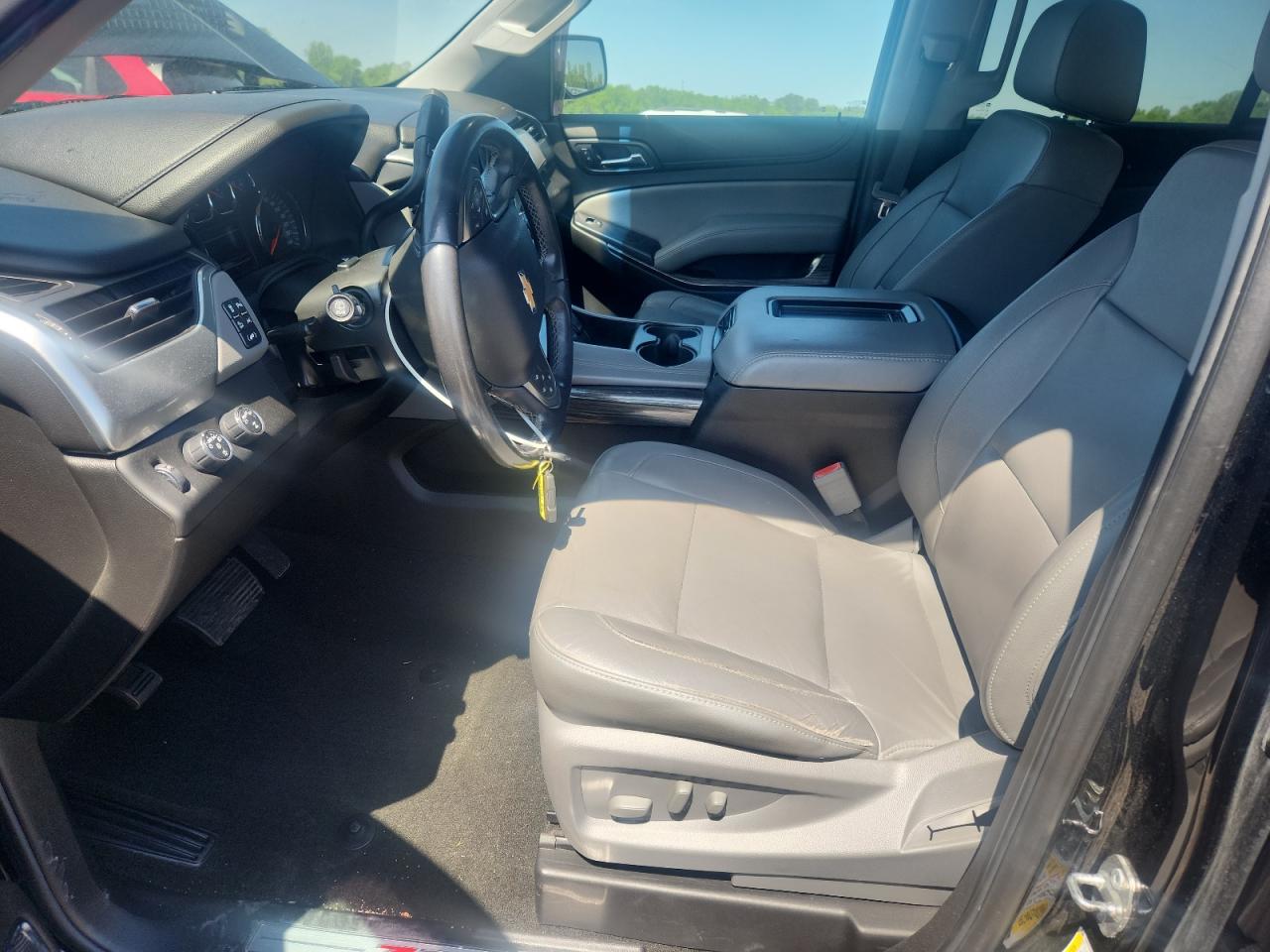 2018 Chevrolet Tahoe VIN 1GNSKBKC4JR278104 photo 7
