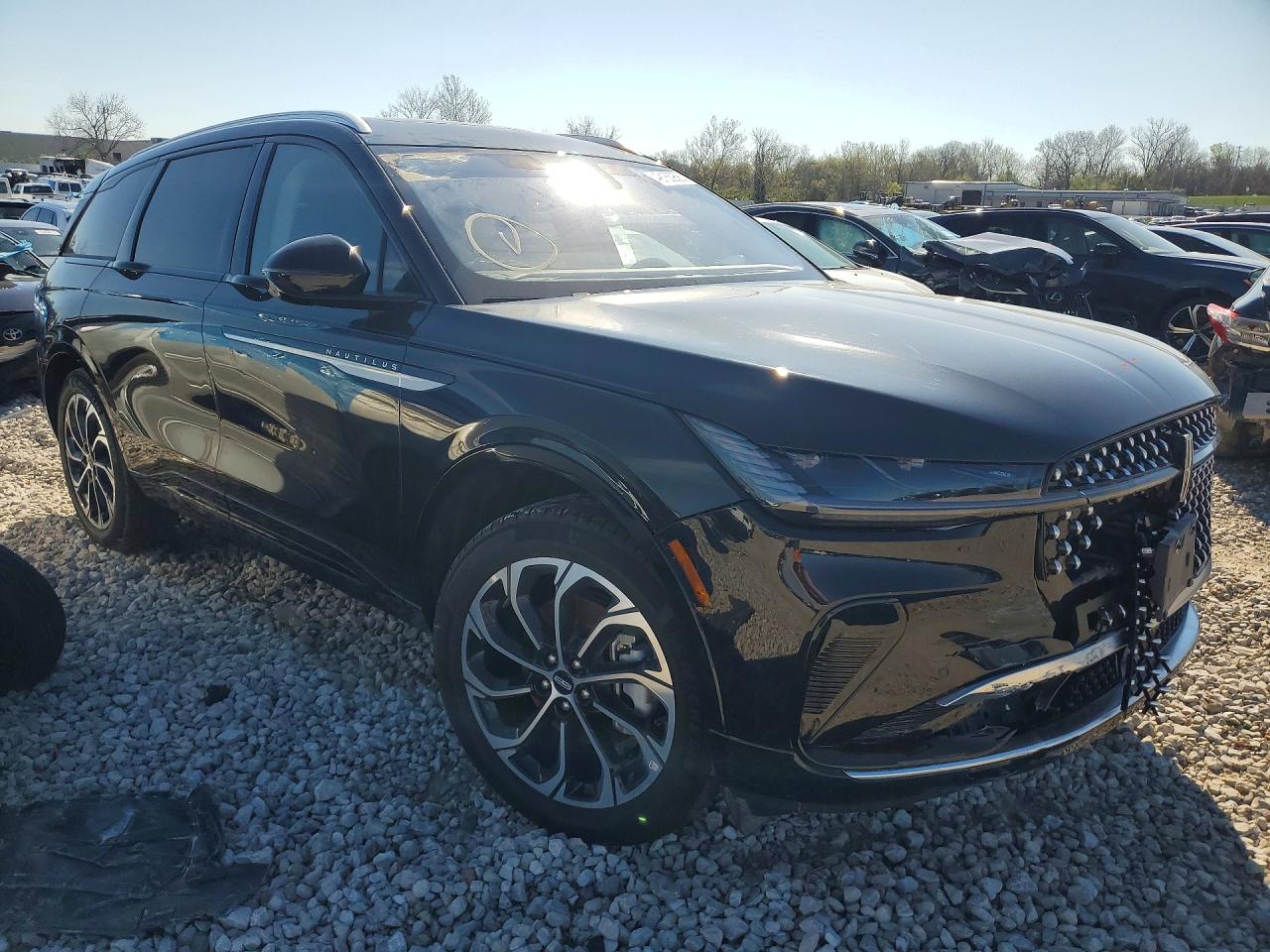 2025 Lincoln Nautilus VIN 5LMPJ8KA7SJ921458 photo 4