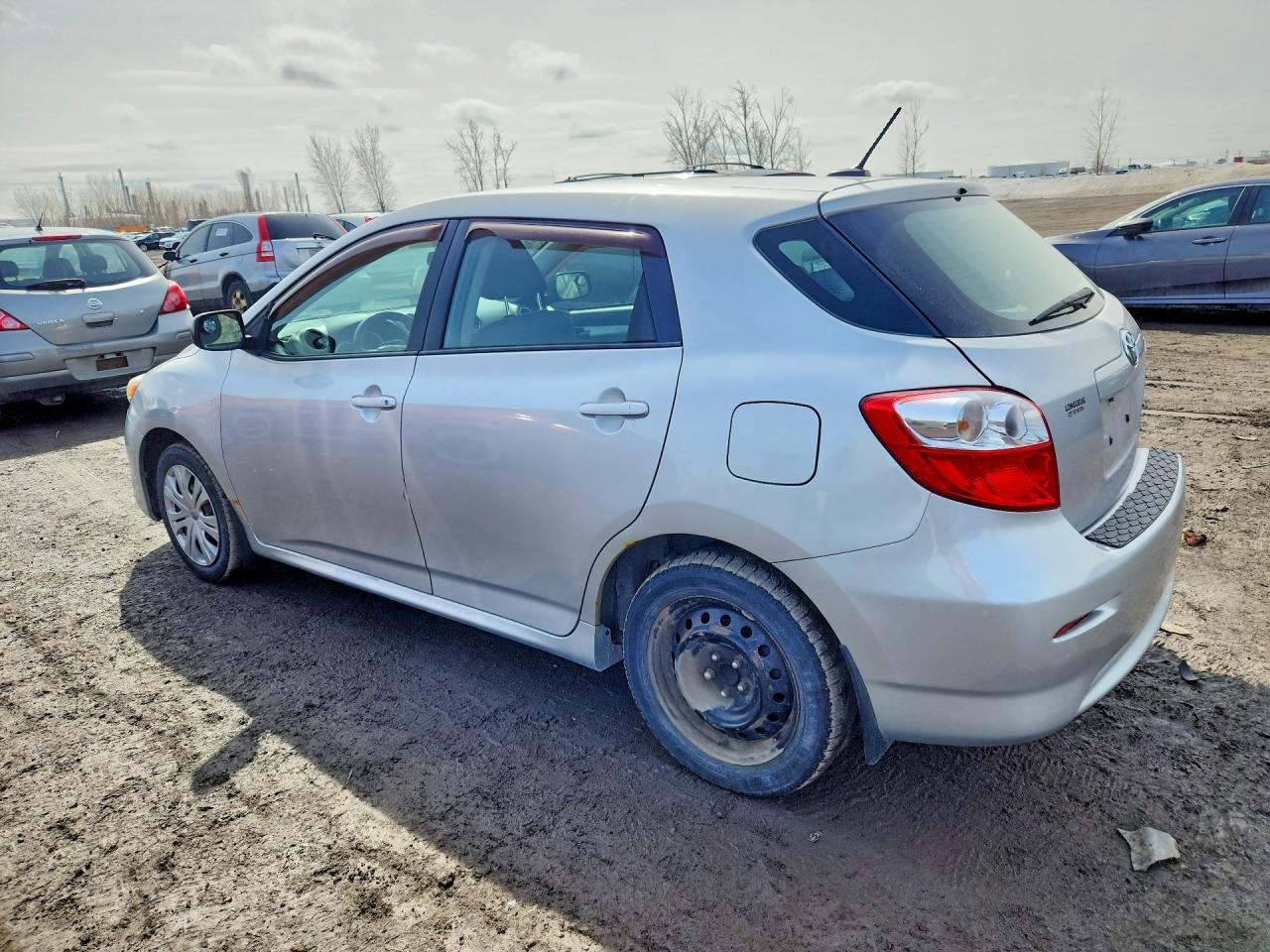 2011 TOYOTA Matrix VIN 2T1KU4EE9BC651113 photo 2