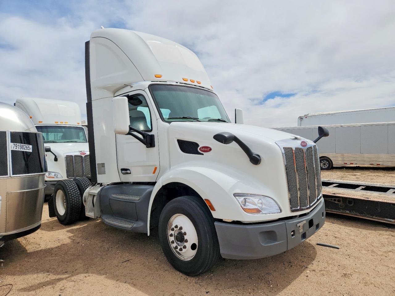 2018 PETERBILT All models VIN 1XPBA48X4JD478445 photo 1