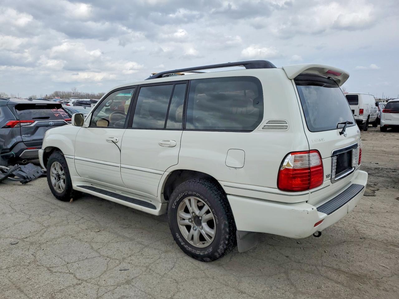 2003 LEXUS LX 470 BASE VIN JTJHT00WX33530491 photo 2