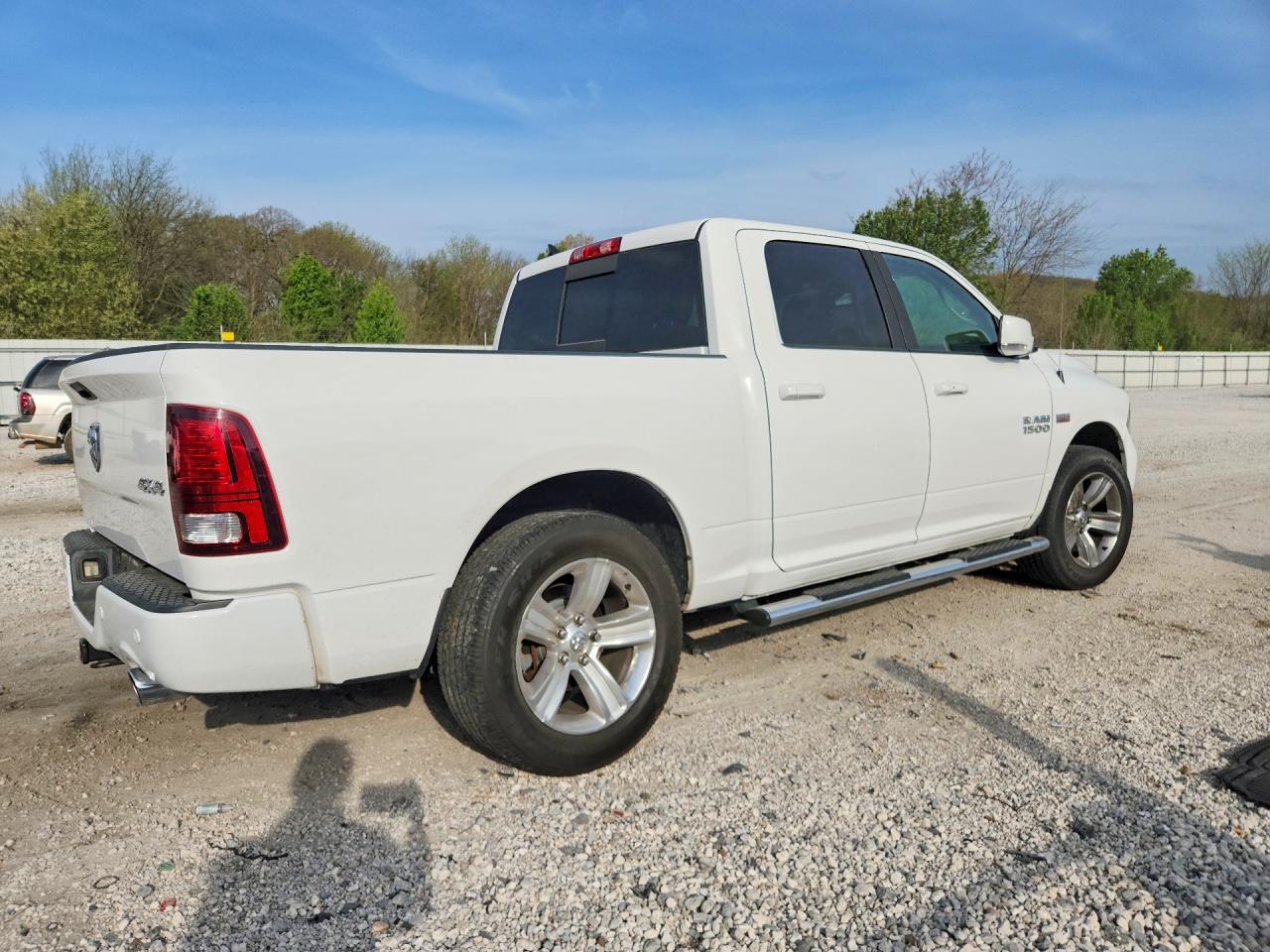 2016 1500 VIN 1C6RR7MT7GS307830 photo 3
