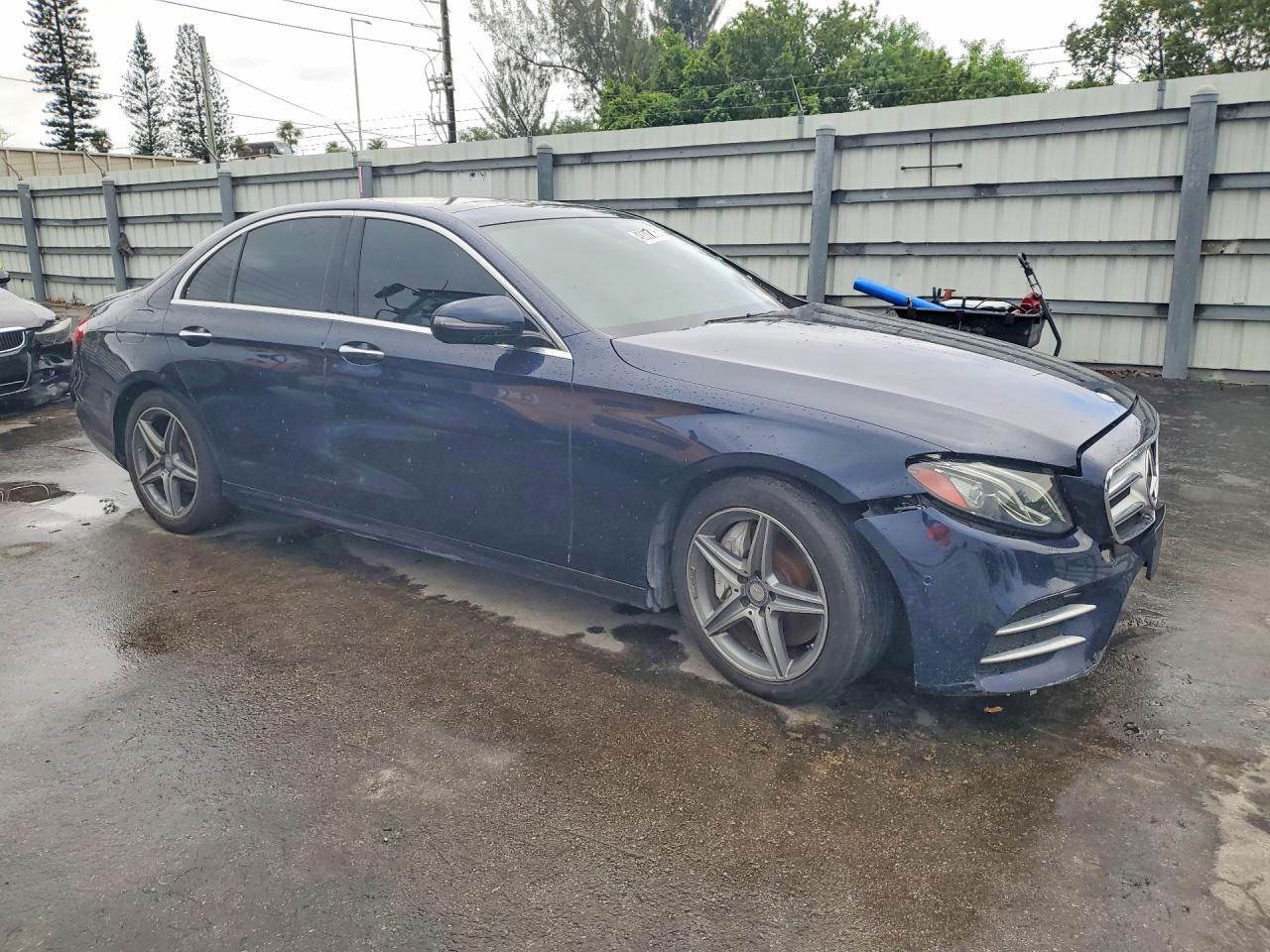 2017 MERCEDES-BENZ E-class VIN WDDZF4KB8HA065248 photo 4