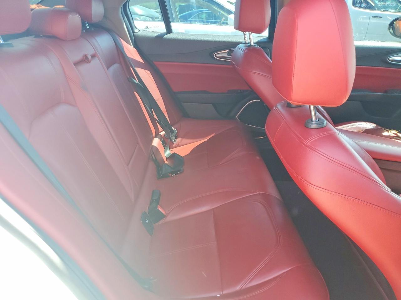 2019 Alfa Giulia VIN ZARFAMAN6K7599799 photo 10