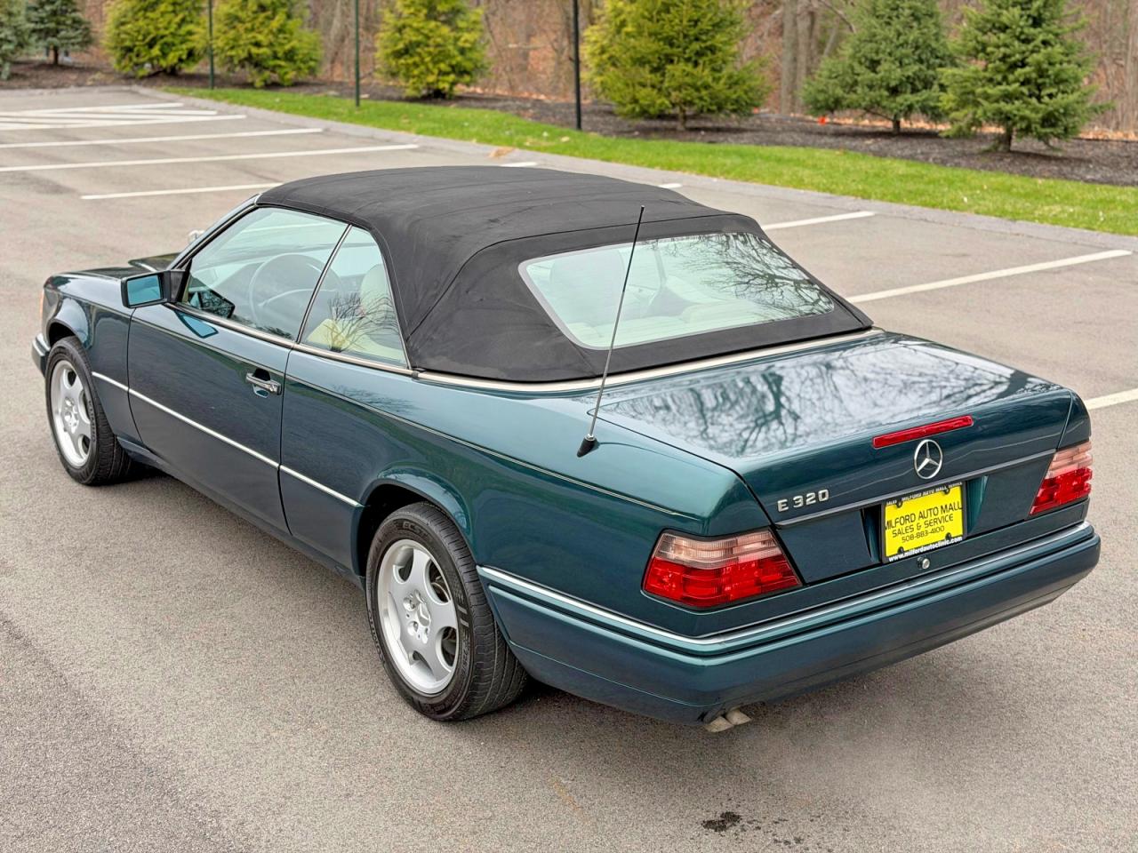 1995 Mercedes-Benz E-class VIN WDBEA66E8SC282817 photo 3