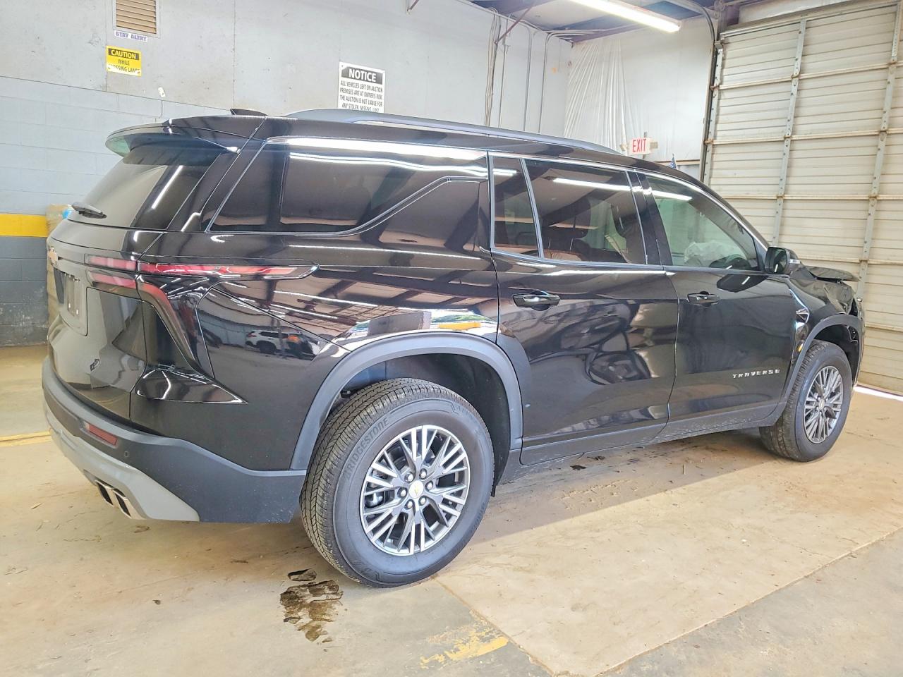 2025 Chevrolet Traverse VIN 1GNERGRS0SJ256197 photo 3
