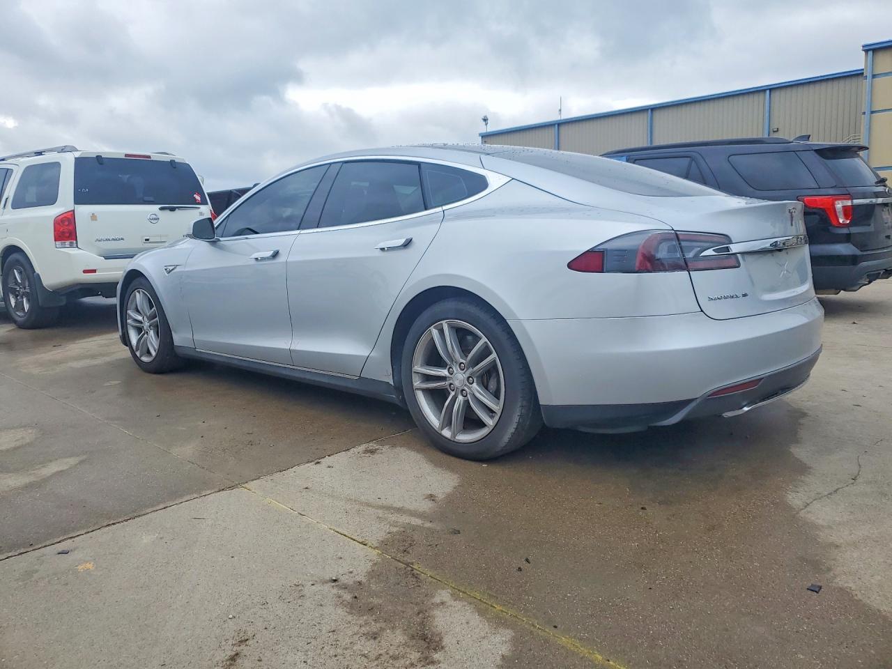2013 Tesla Model s VIN 5YJSA1CN5DFP15737 photo 2