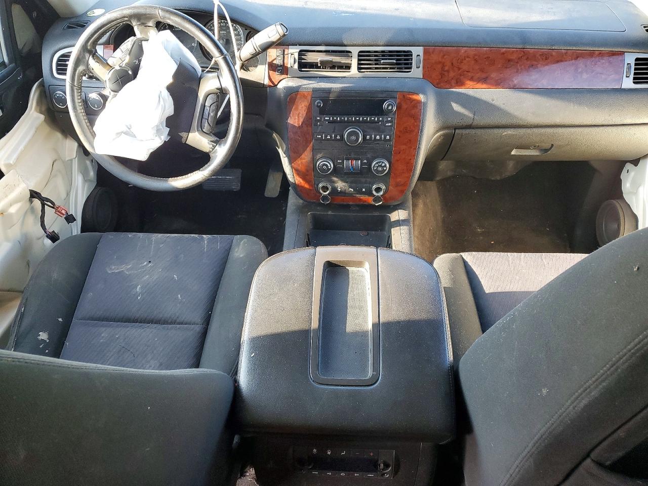 2011 Chevrolet Suburban VIN 1GNWKLEG6BR122928 photo 8