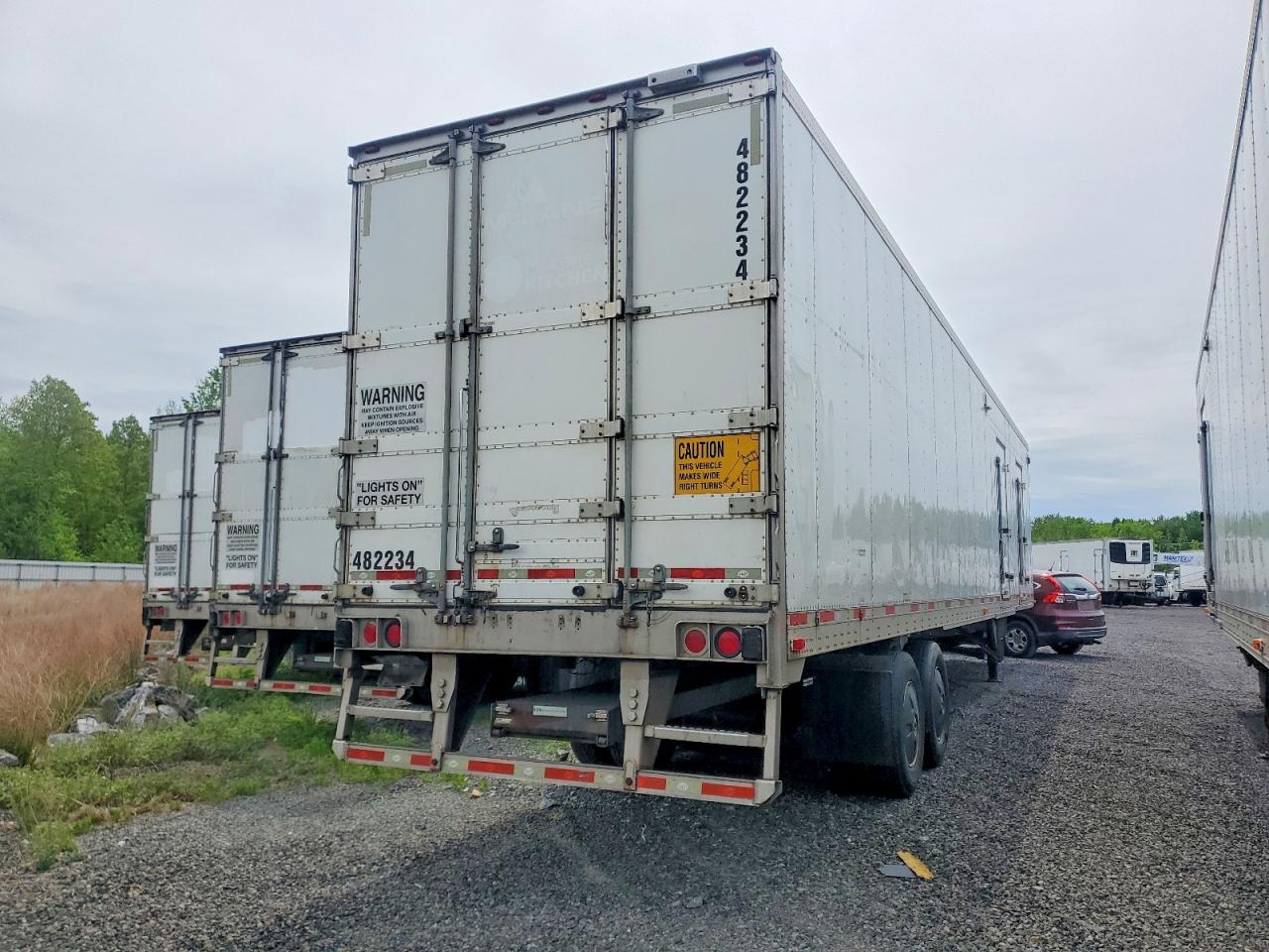 2015 UTILITY All models VIN 1UYVS2481FM408327 photo 4