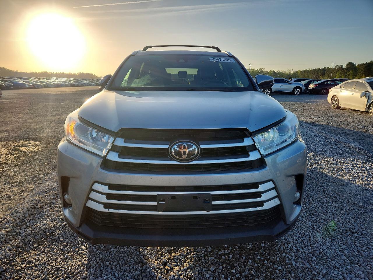 2017 Toyota Highlander VIN 5TDJZRFHXHS409658 photo 5