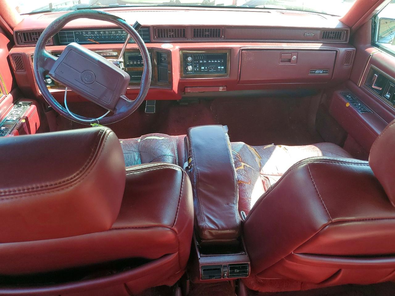 1992 Cadillac Deville VIN 1G6CD53B7N4273080 photo 8