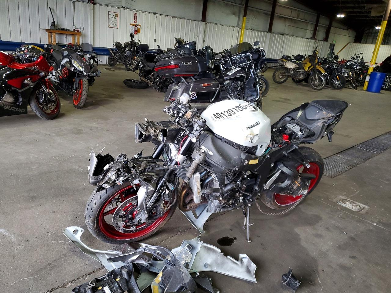 2025 Kawasaki Ninja 600 VIN JKBZXJK19SA011533 photo 3