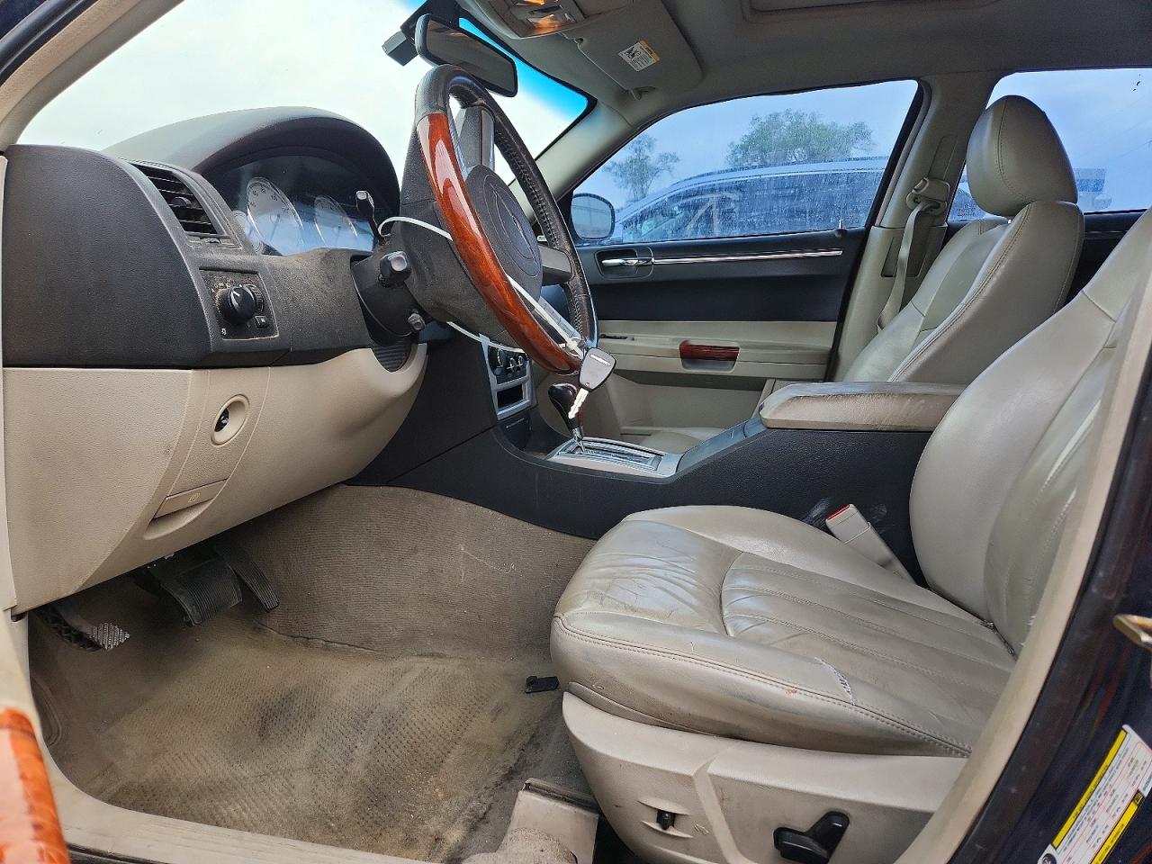 2006 Chrysler 300 VIN 2C3KA63H06H350697 photo 7