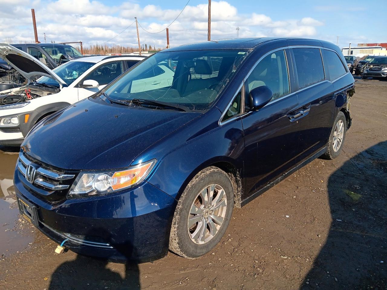 2017 Honda Odyssey VIN 5FNRL5H63HB020776 photo 1