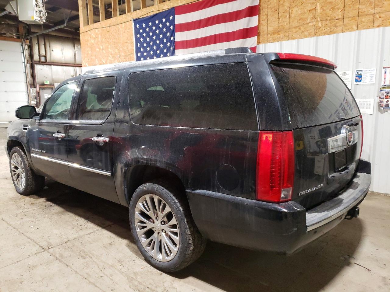 2008 Cadillac Escalade VIN 1GYFK66808R227730 photo 2