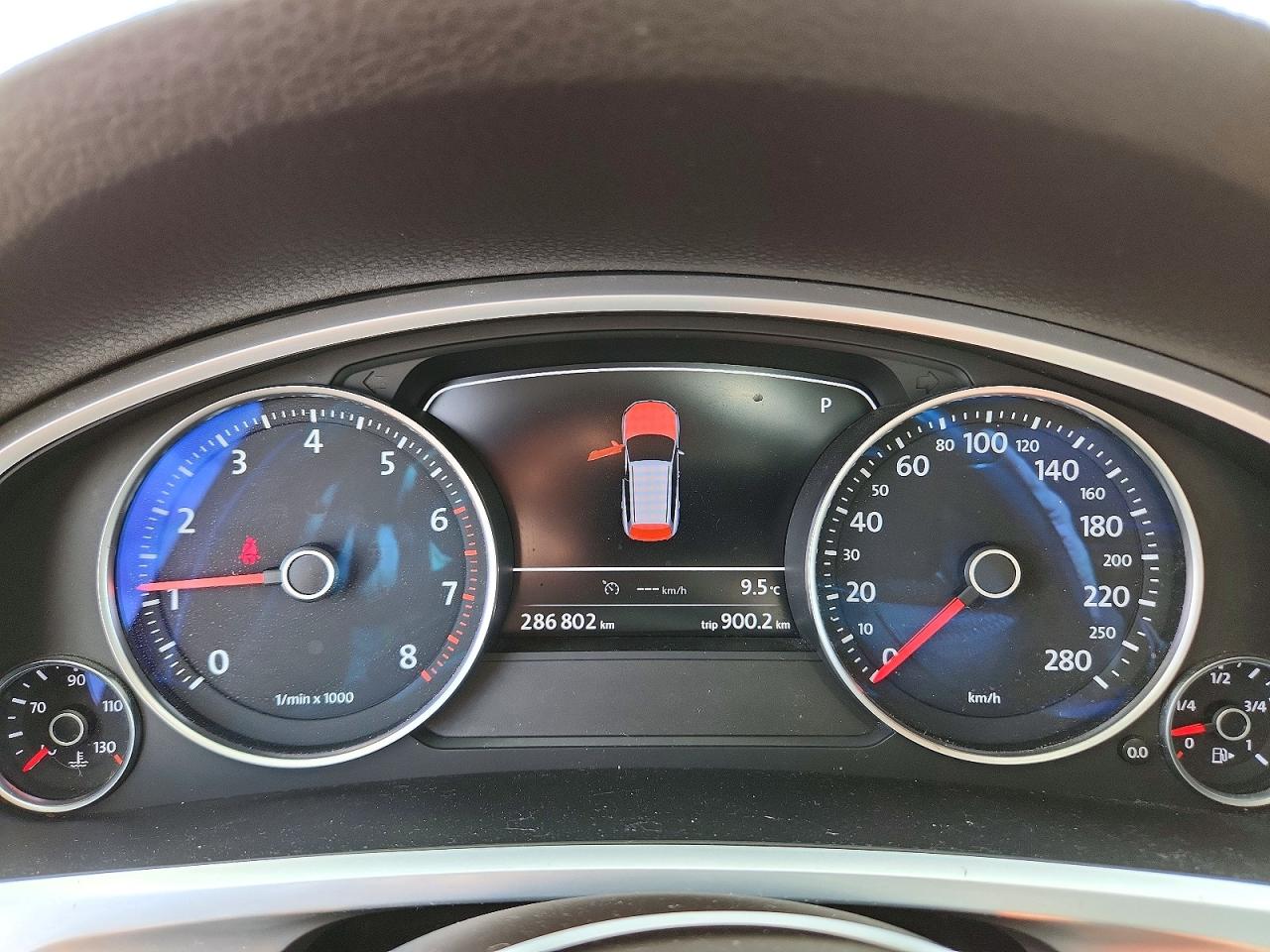 2013 Volkswagen Touareg VIN WVGDF9BPXDD010849 photo 9