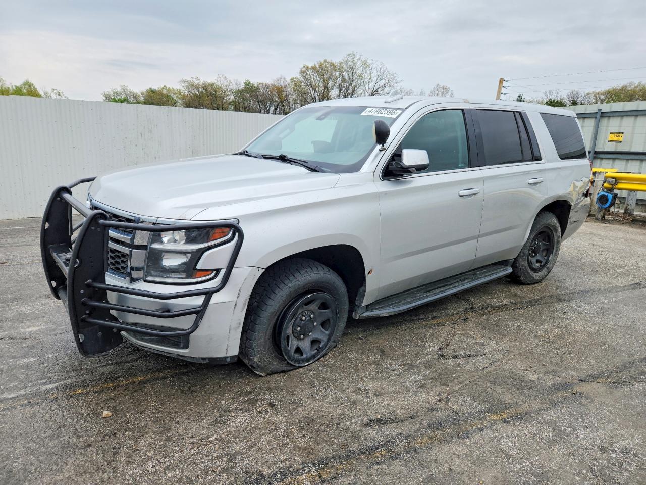 2019 Chevrolet Tahoe VIN 1GNSKDEC6KR362420 photo 1