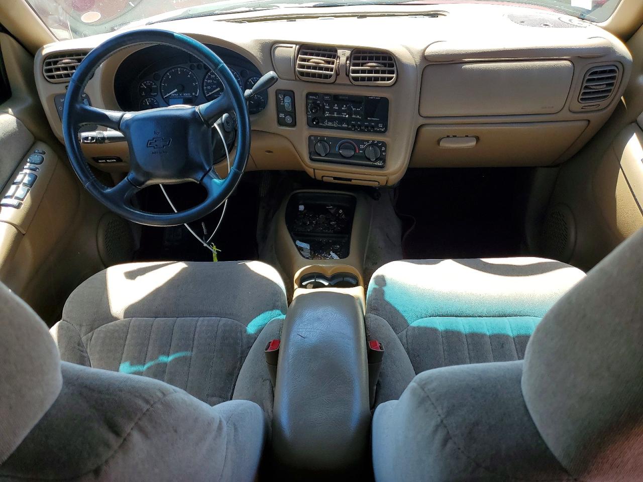 2002 Chevrolet Blazer VIN 1GNCS13W12K114066 photo 8