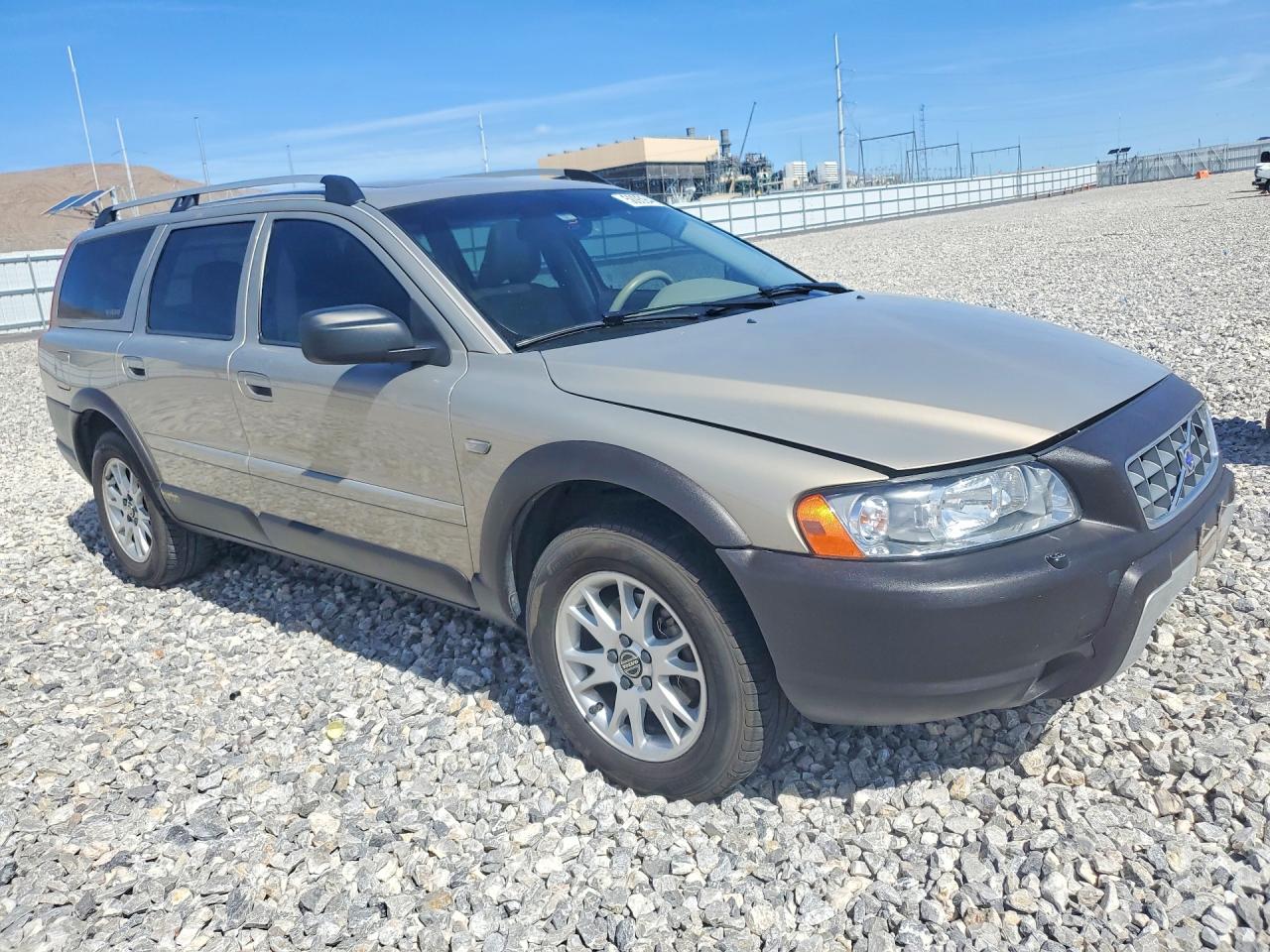 2005 Volvo Xc70 VIN YV1SZ592351177198 photo 4