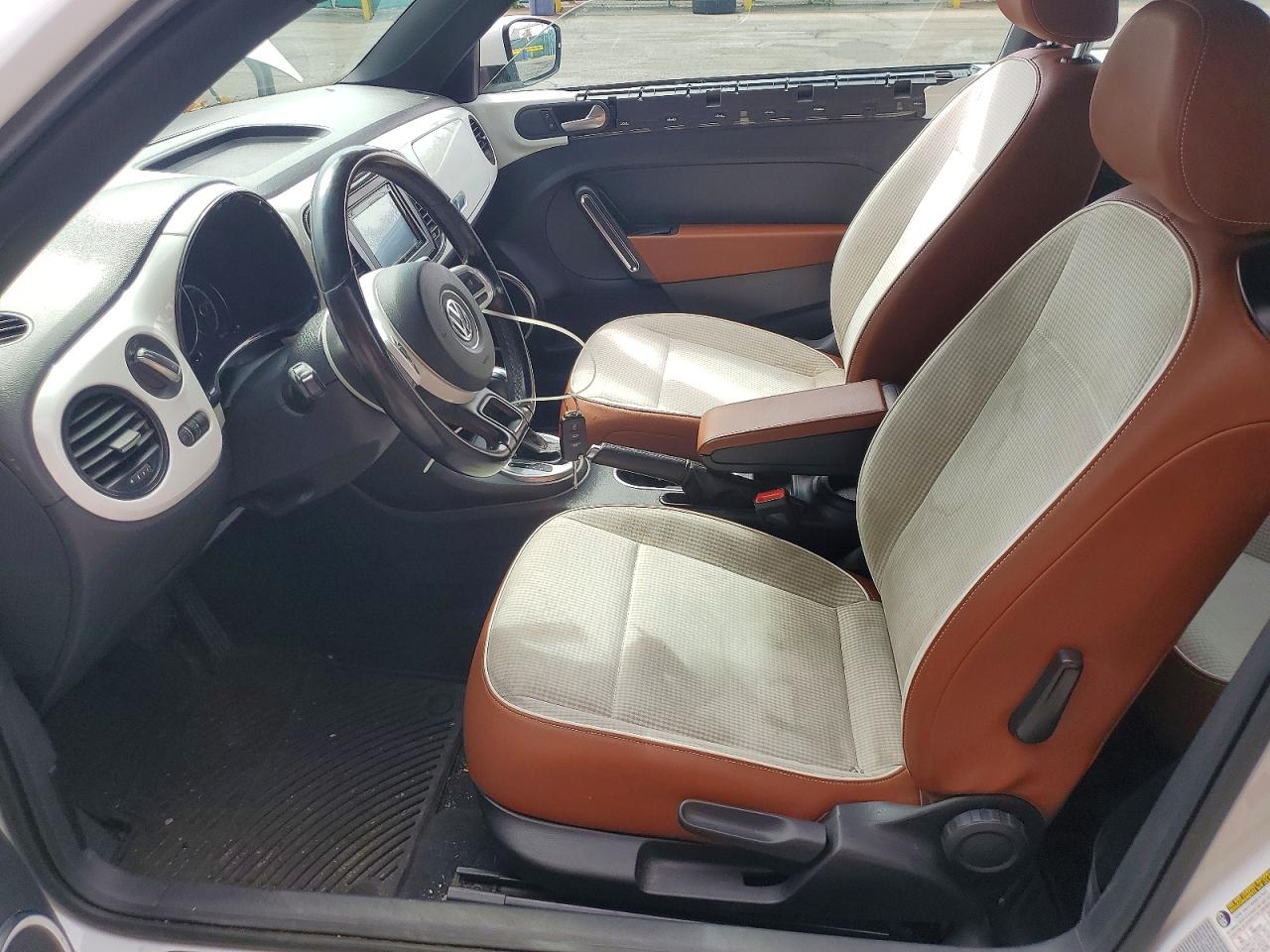 2016 Volkswagen Beetle VIN 3VWF17AT5GM627807 photo 7