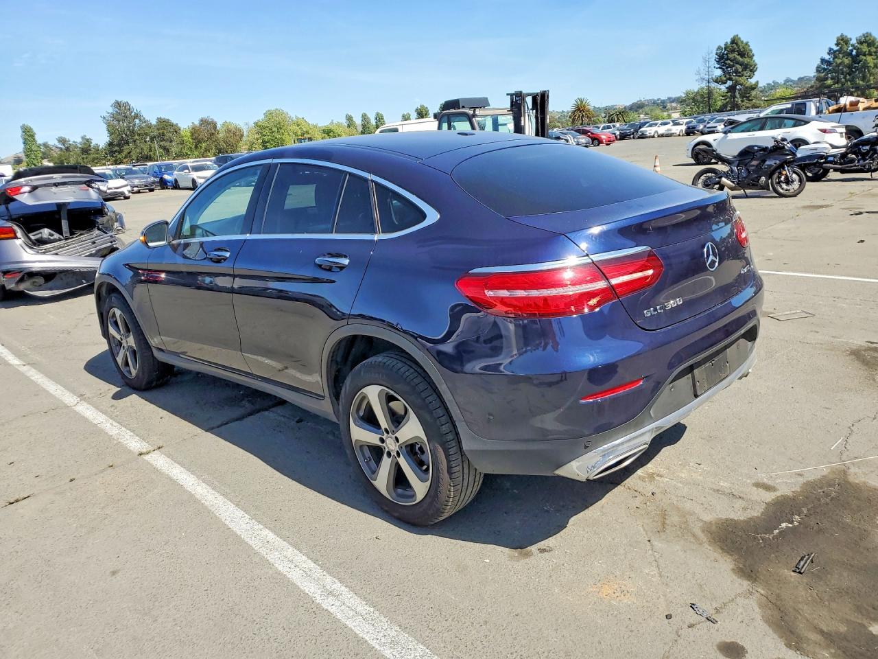 2017 Mercedes-Benz Glc class VIN WDC0J4KB6HF157618 photo 2