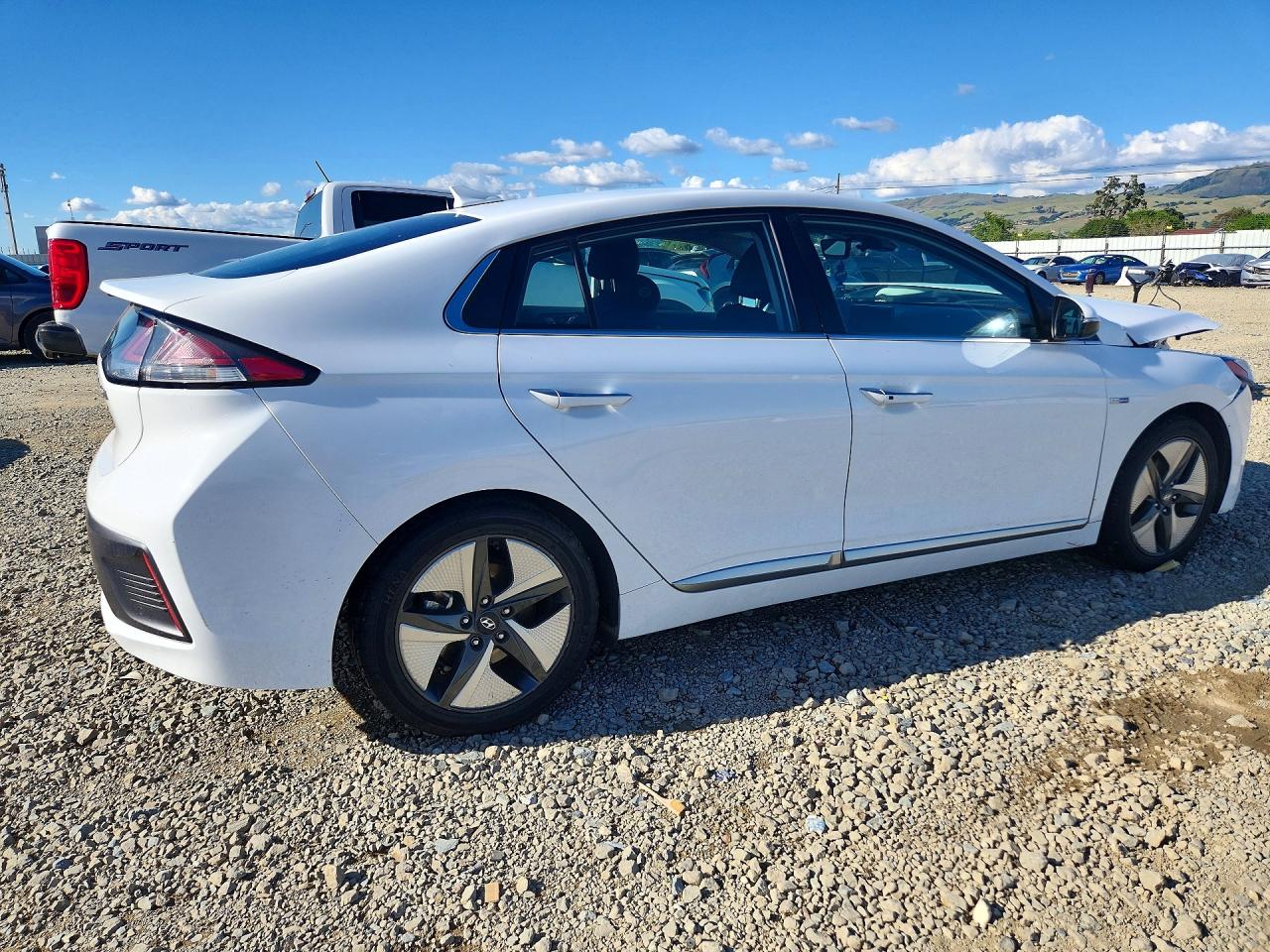 2020 HYUNDAI Ioniq VIN KMHC05LC5LU241657 photo 3