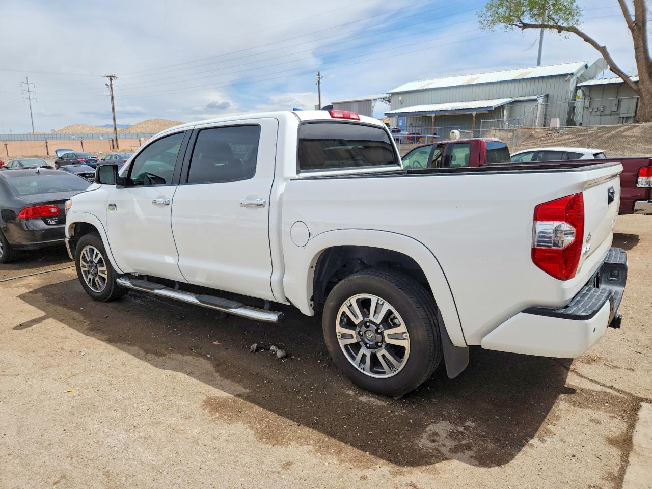 2020 Toyota Tundra VIN 5TFAY5F1XLX876595 photo 2