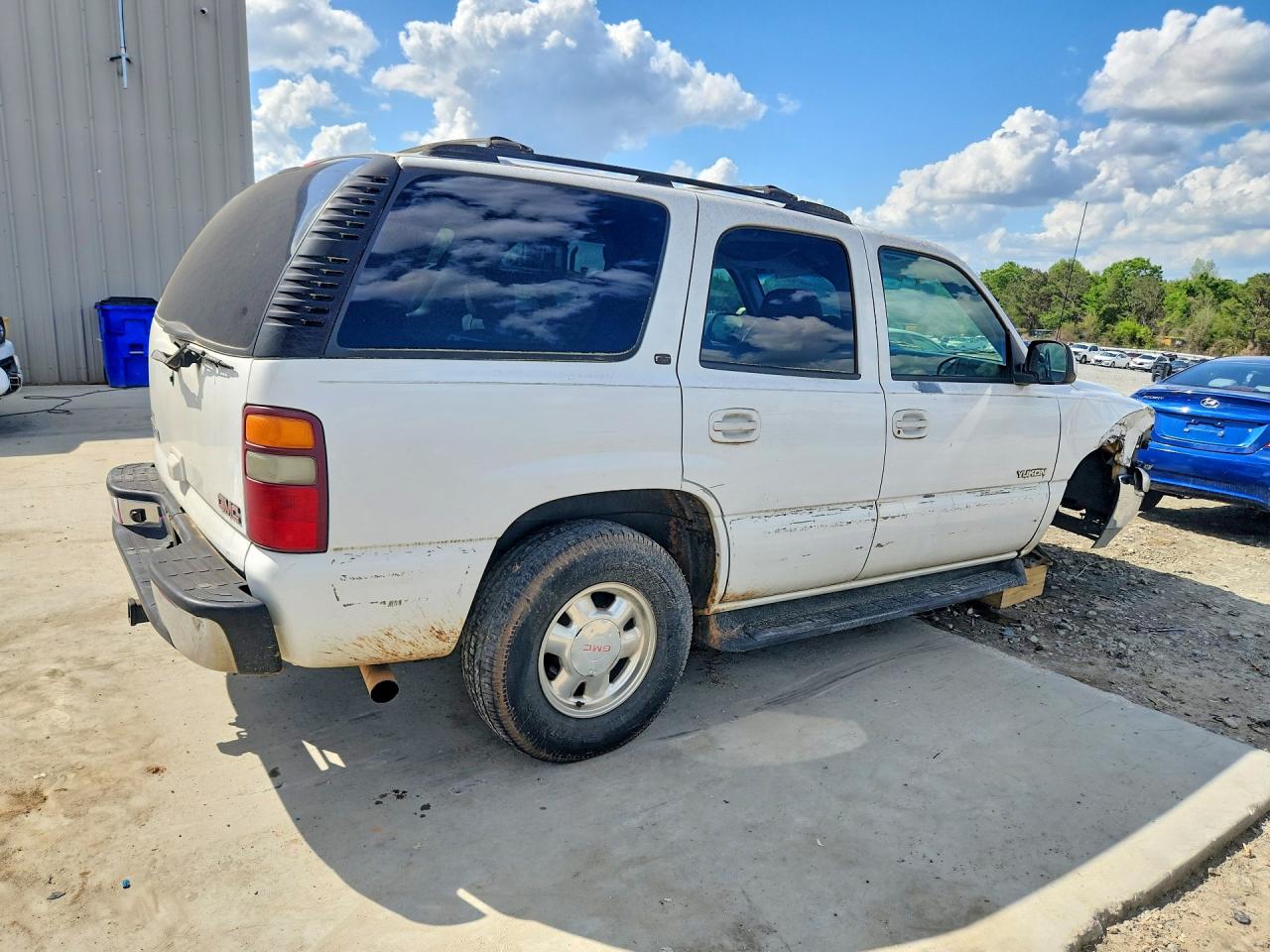 2002 GMC Yukon VIN 1GKEC13Z72R188418 photo 3
