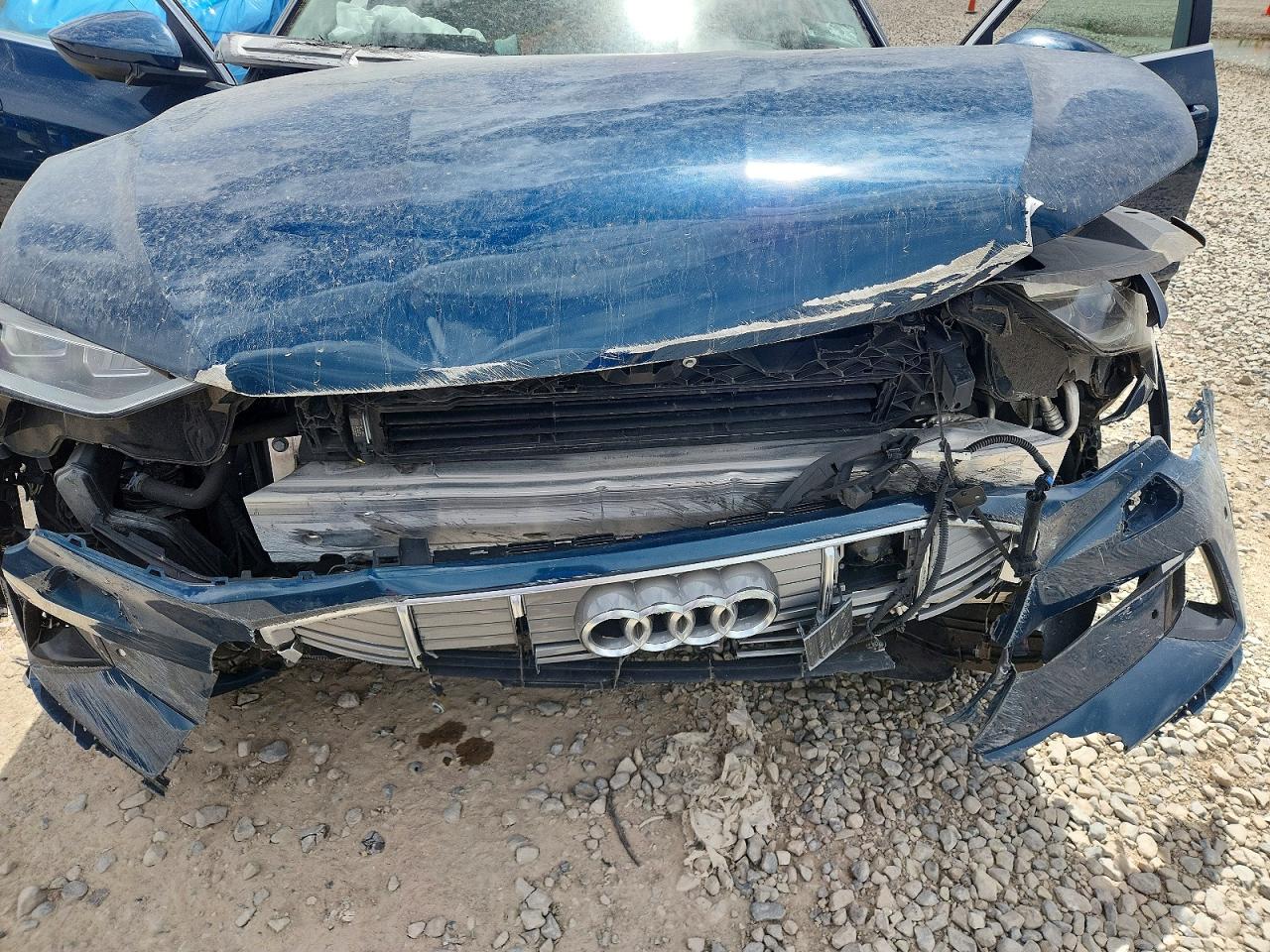 2019 Audi E-tron VIN WA1VAAGE0KB021815 photo 11