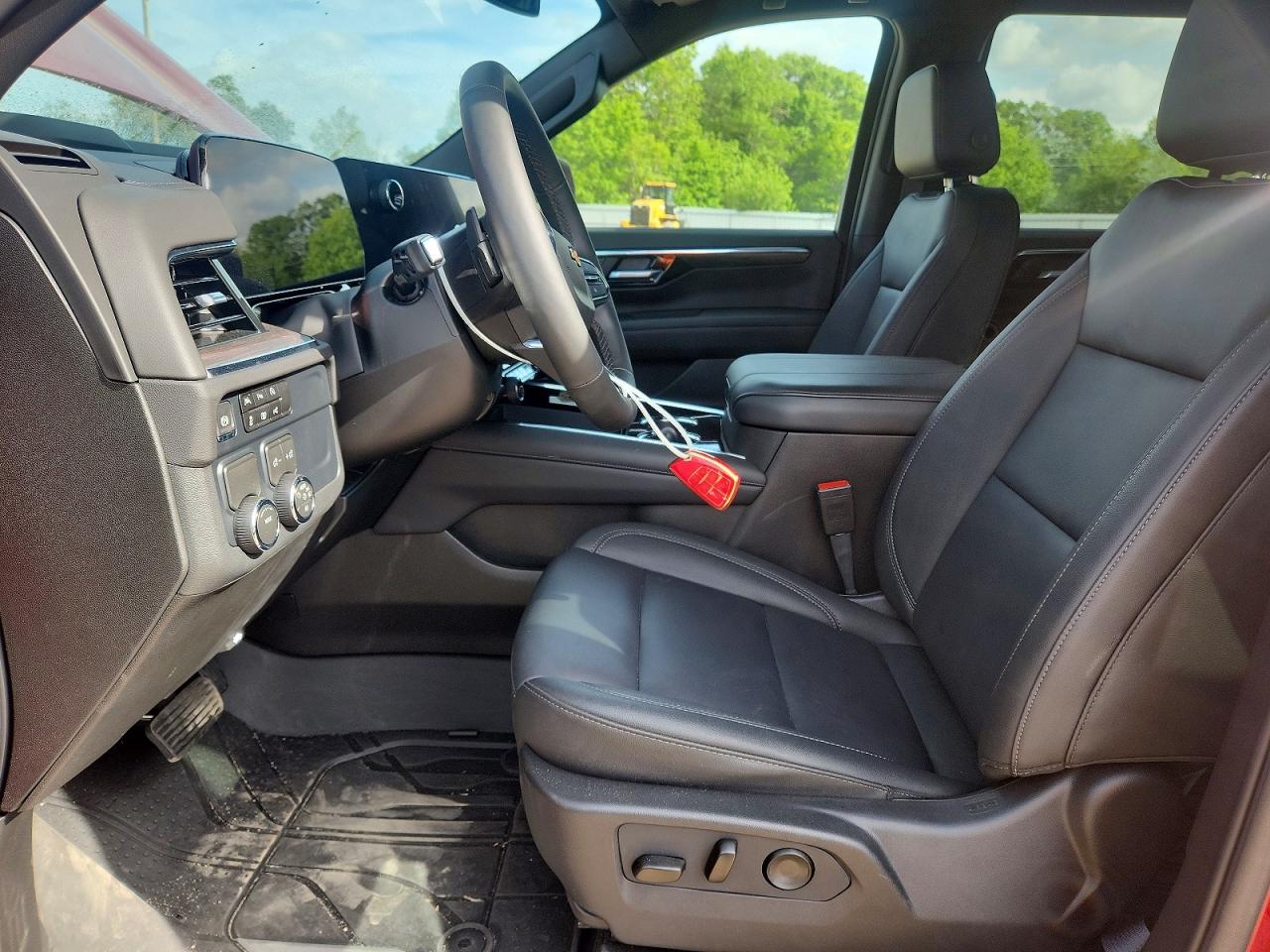 2026 Chevrolet Tahoe VIN 1GNS5NKD6TR128905 photo 7
