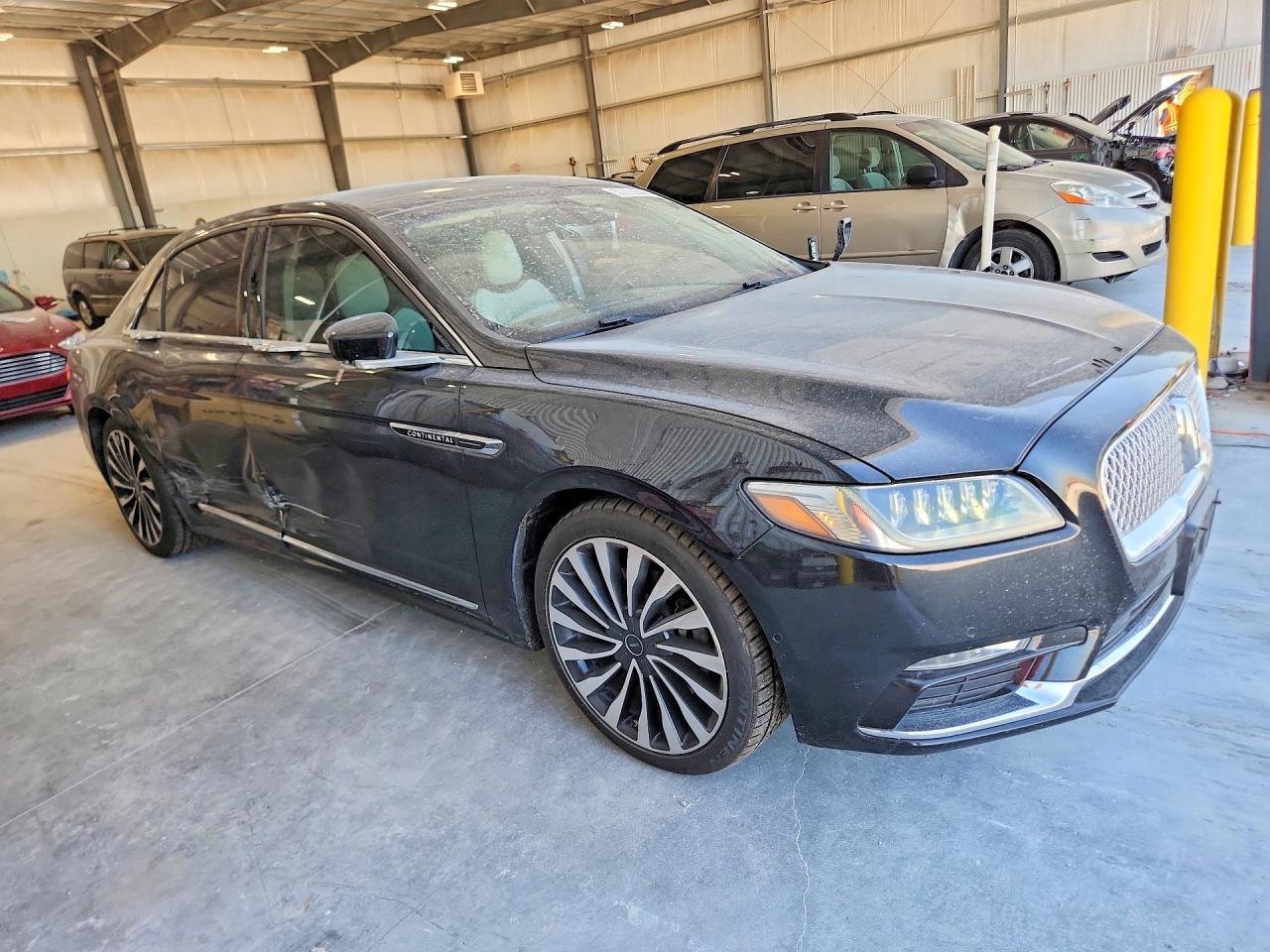 2017 Lincoln Continentl VIN 1LN6L9BC5H5605316 photo 4