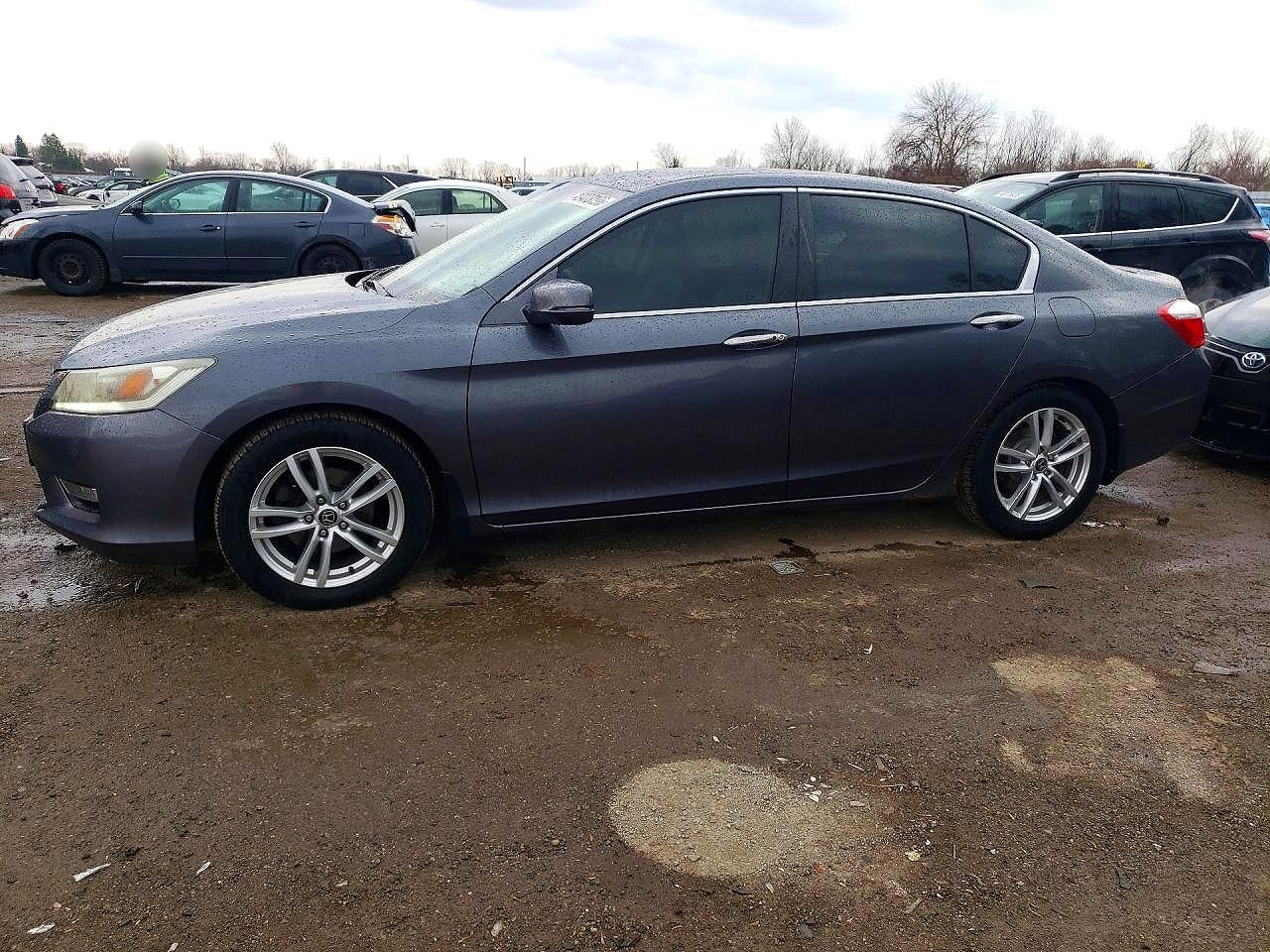 2013 Honda Accord VIN 1HGCR2F9XDA811312 photo 1