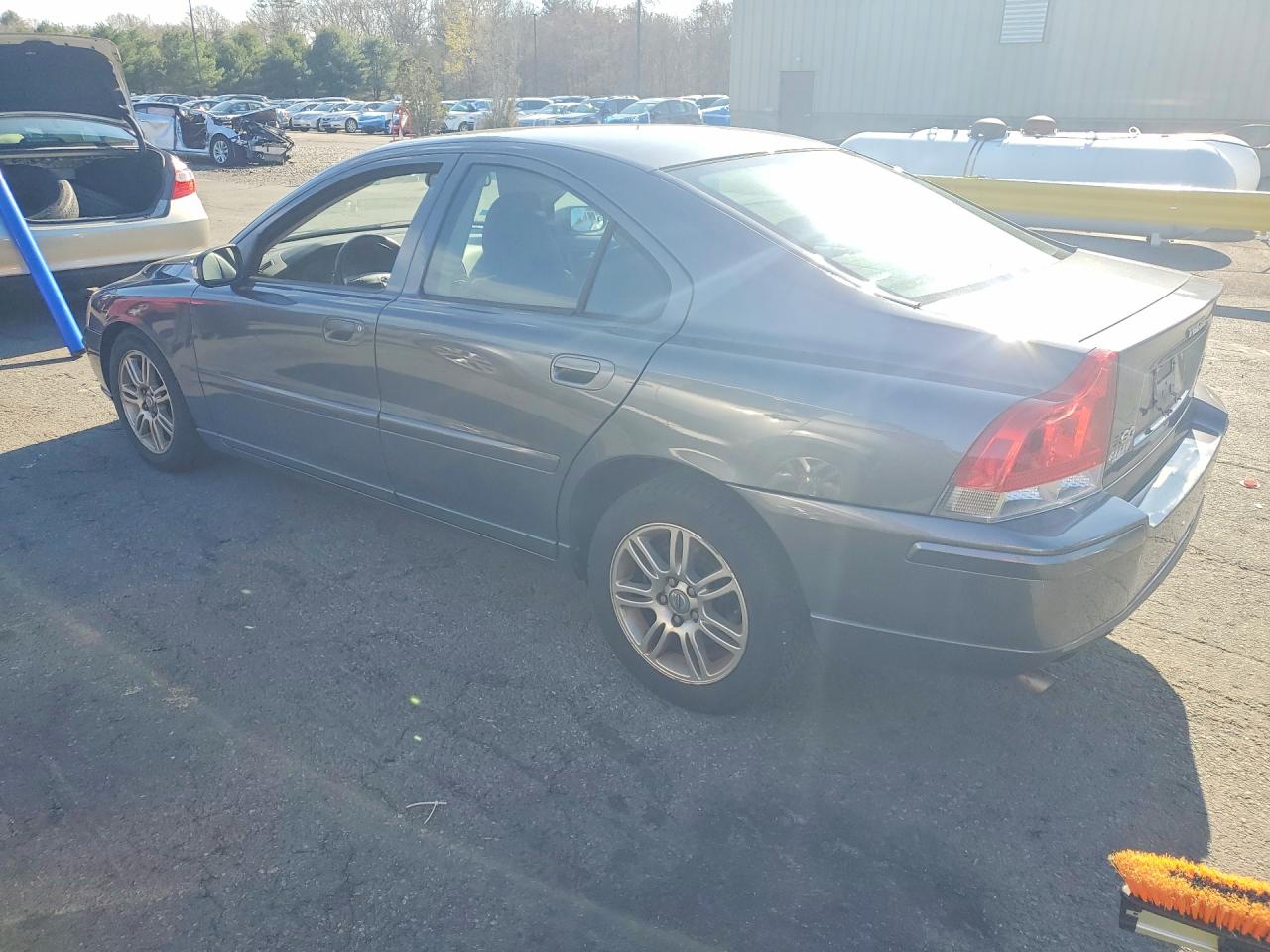 2008 Volvo S60 VIN YV1RH592582684488 photo 2
