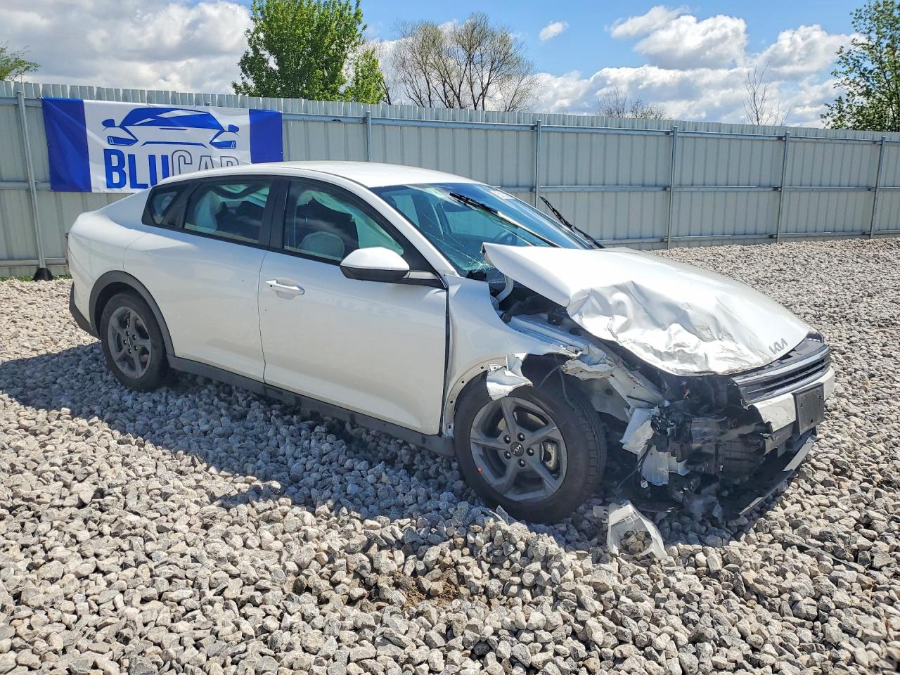 2025 Kia All other VIN 3KPFT4DE3SE109075 photo 4