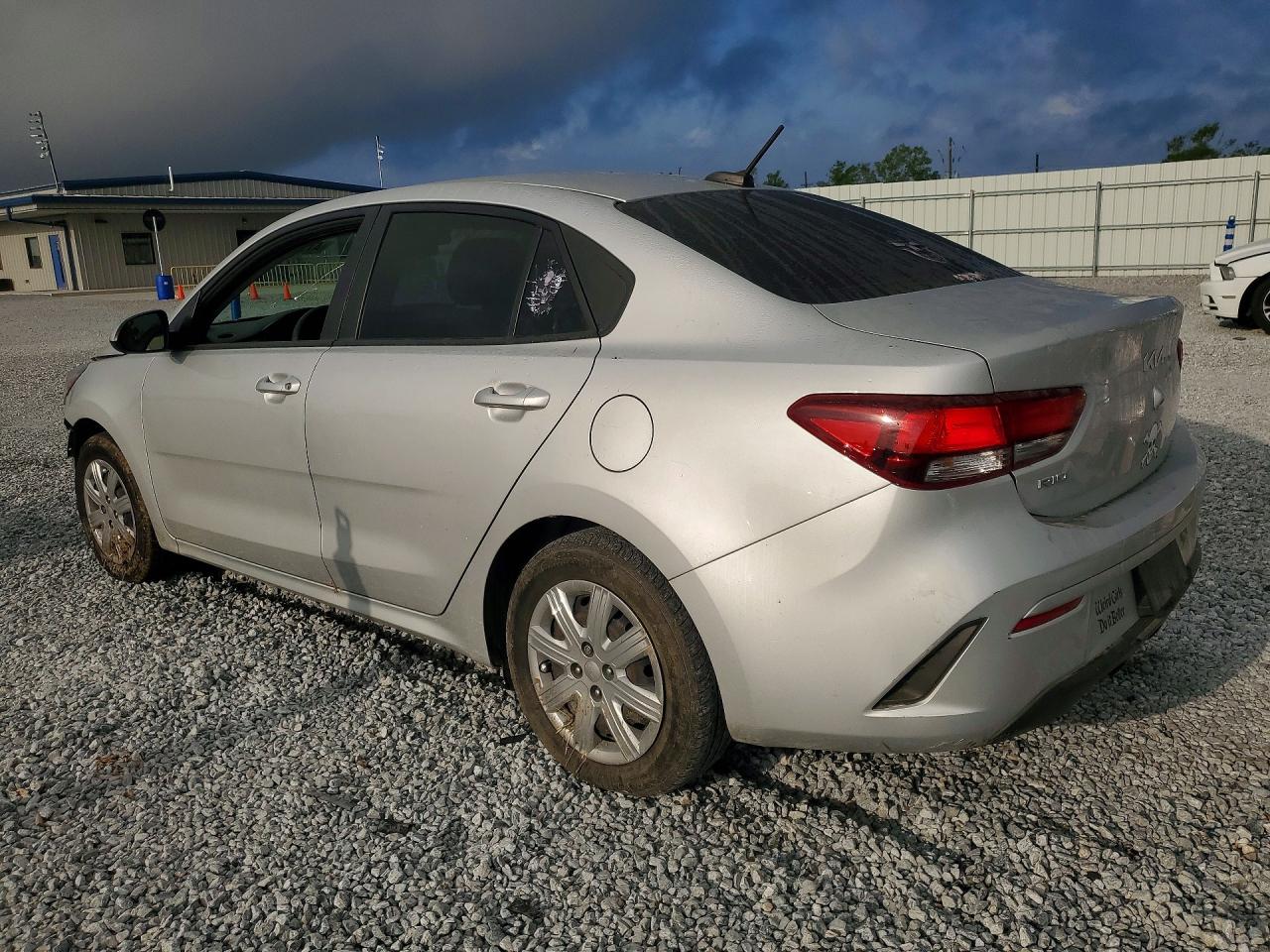 2022 Kia Rio VIN 3KPA24AD0NE466484 photo 2