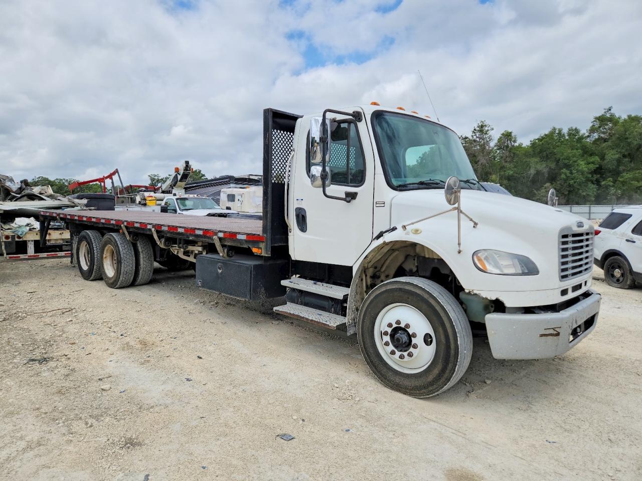 2017 FREIGHTLINER All other VIN 1FVHCYCY9HHJD8448 photo 1