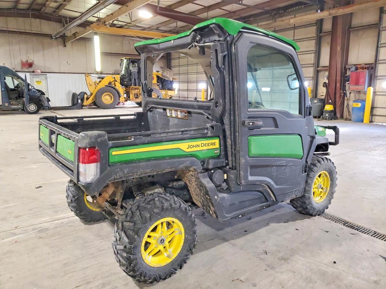 2023 JOHN Xuv835r VIN 1M0835RAHNM050202 photo 4