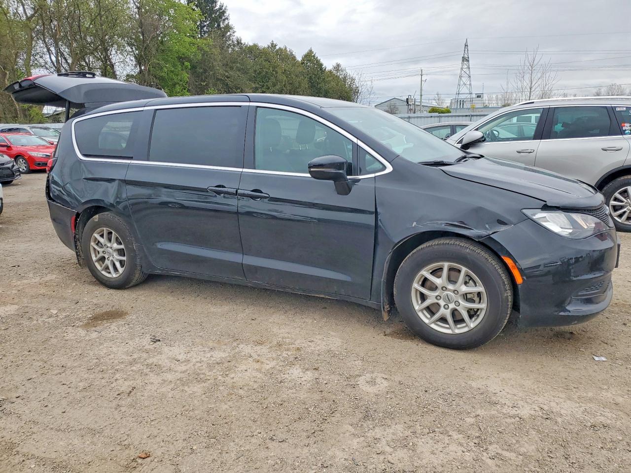 2025 Chrysler All other VIN 2C4RC1ZG5SR507554 photo 4