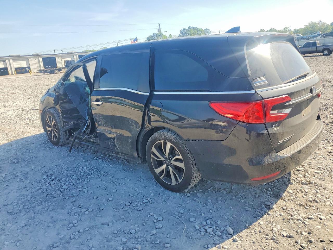 2023 Honda Odyssey VIN 5FNRL6H84PB009405 photo 2