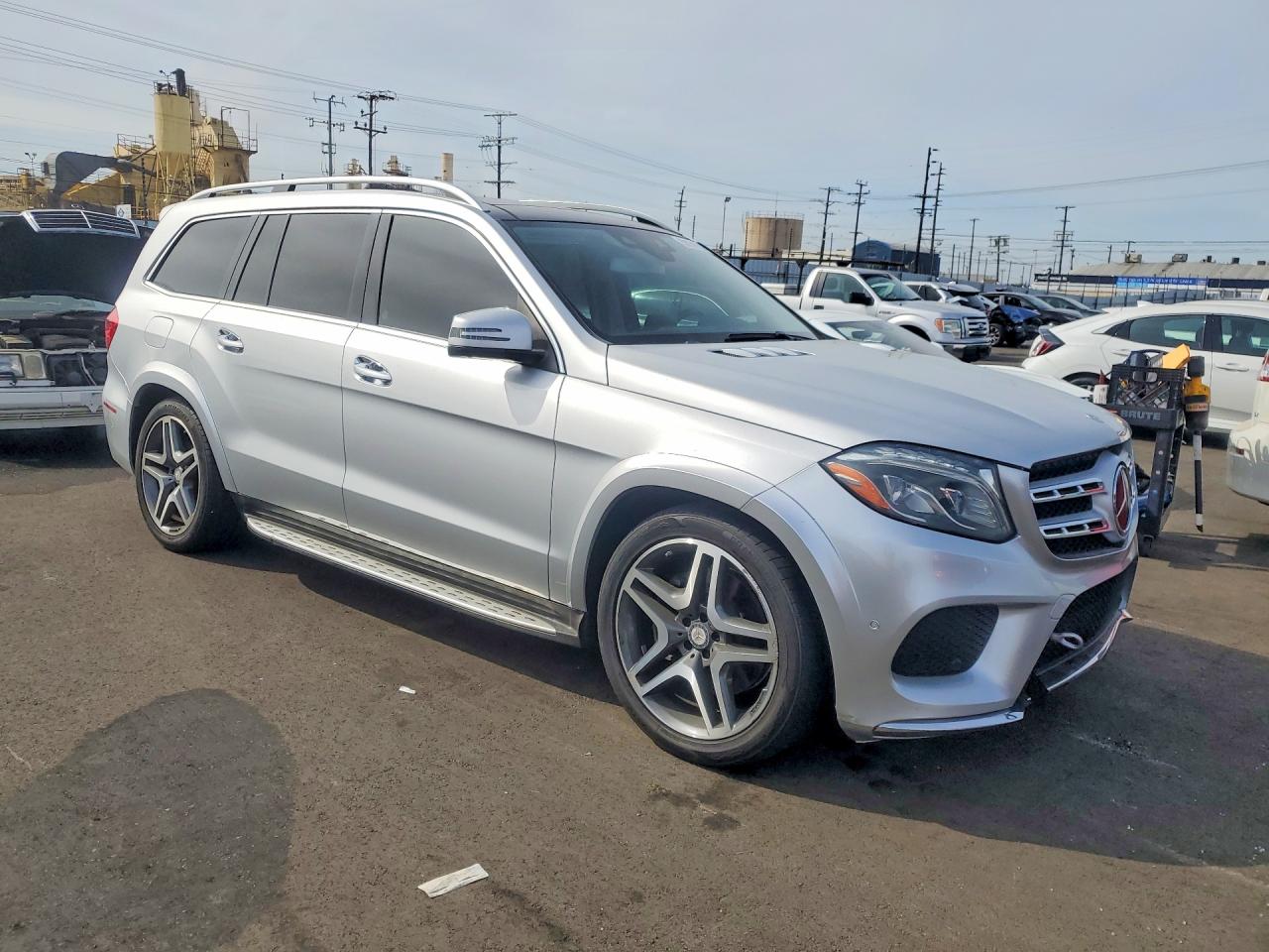 2017 Mercedes-Benz Gls-class VIN 4JGDF7DE9HA746365 photo 4