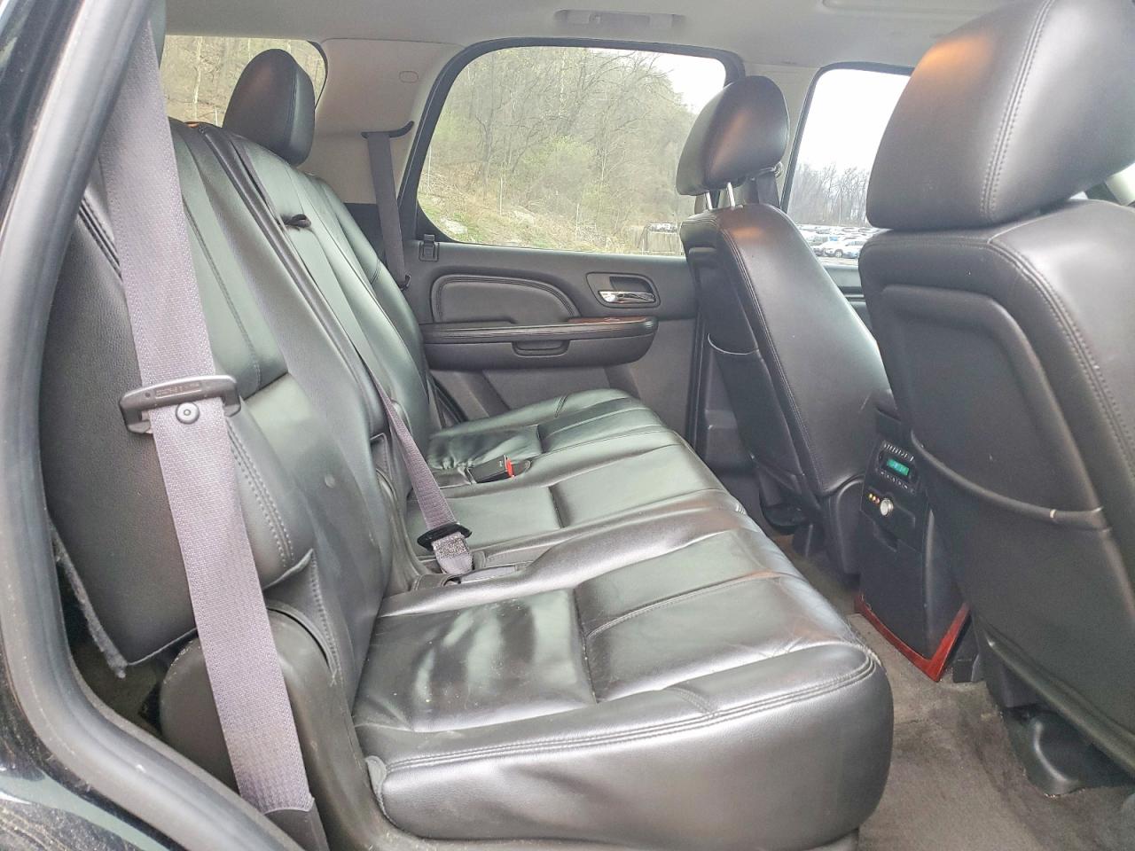 2011 Cadillac Escalade VIN 1GYS4AEF6BR324031 photo 11