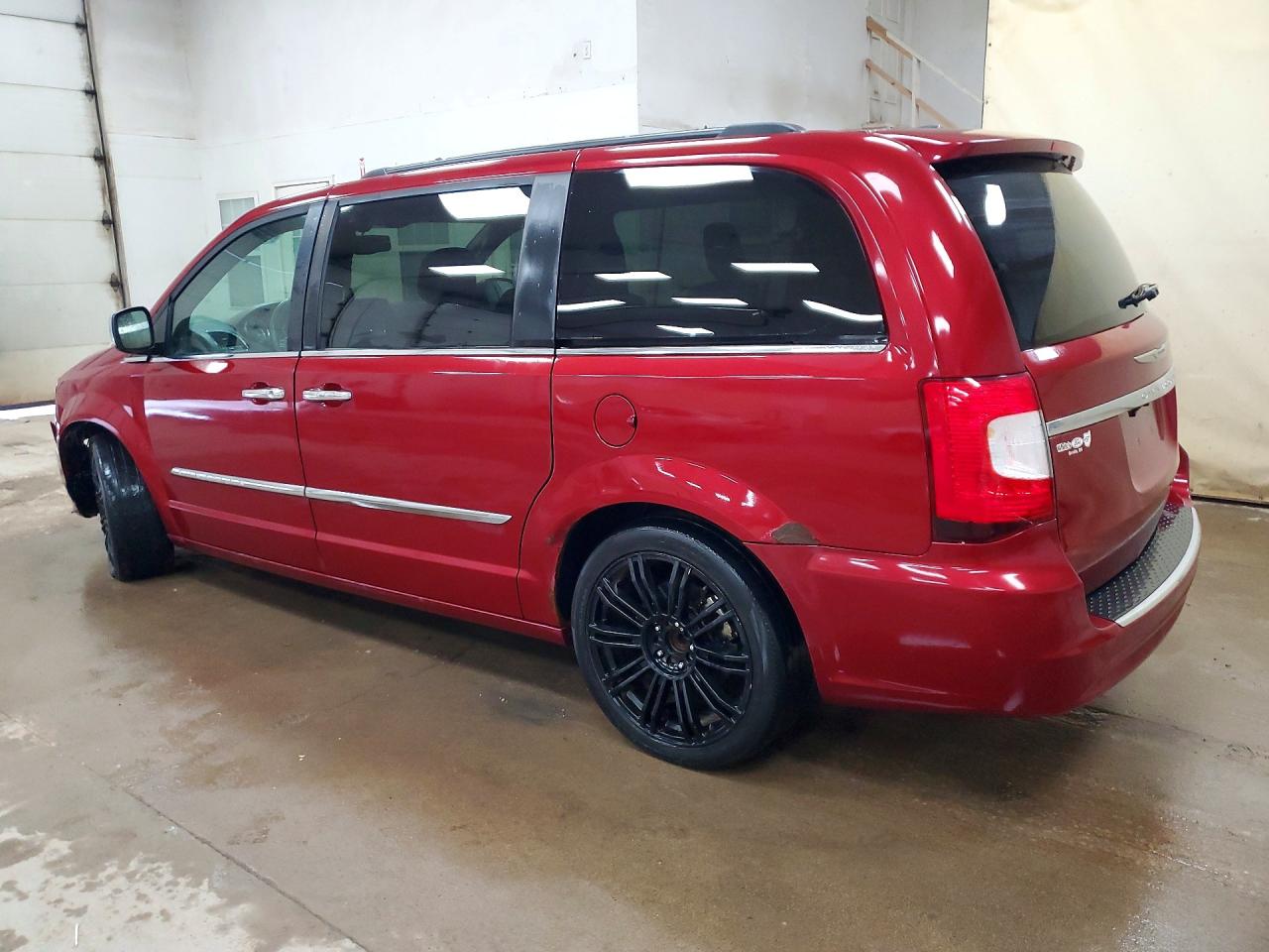 2014 Chrysler Minivan VIN 2C4RC1CG1ER231337 photo 2